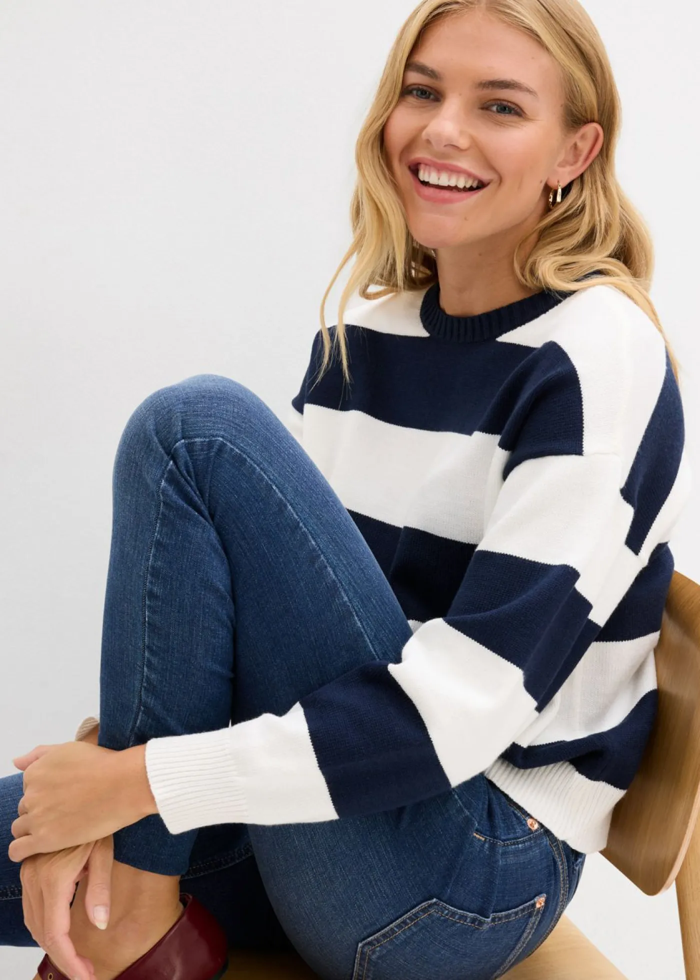 bonprix bonprix Jerséis|Ropa De Punto>Jersey holgado de mezcla de viscosa suave Blanco lana-azul marino con rayas