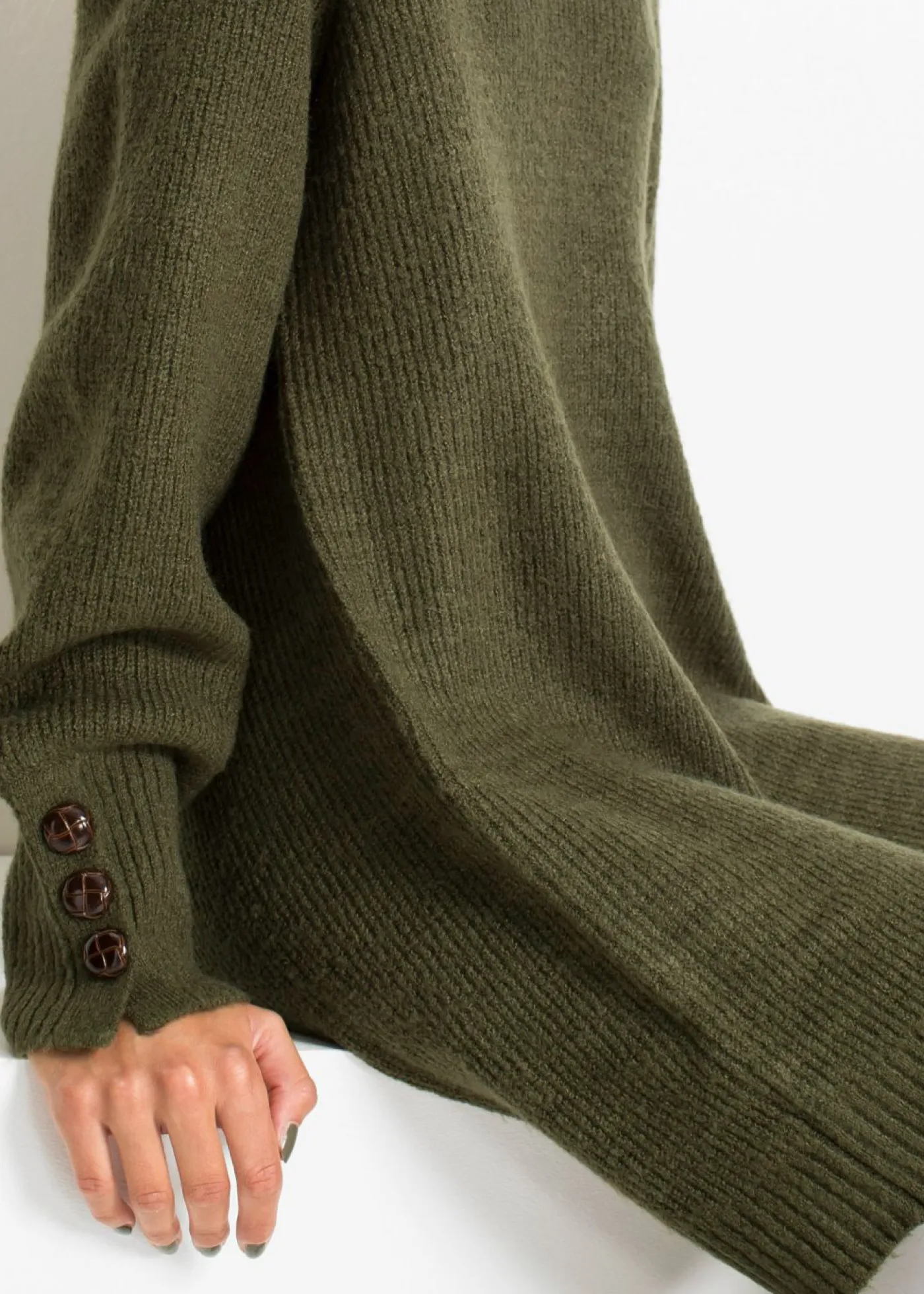 bonprix bonprix Jerséis|Ropa De Punto>Jersey largo con botones Verde oliva oscuro