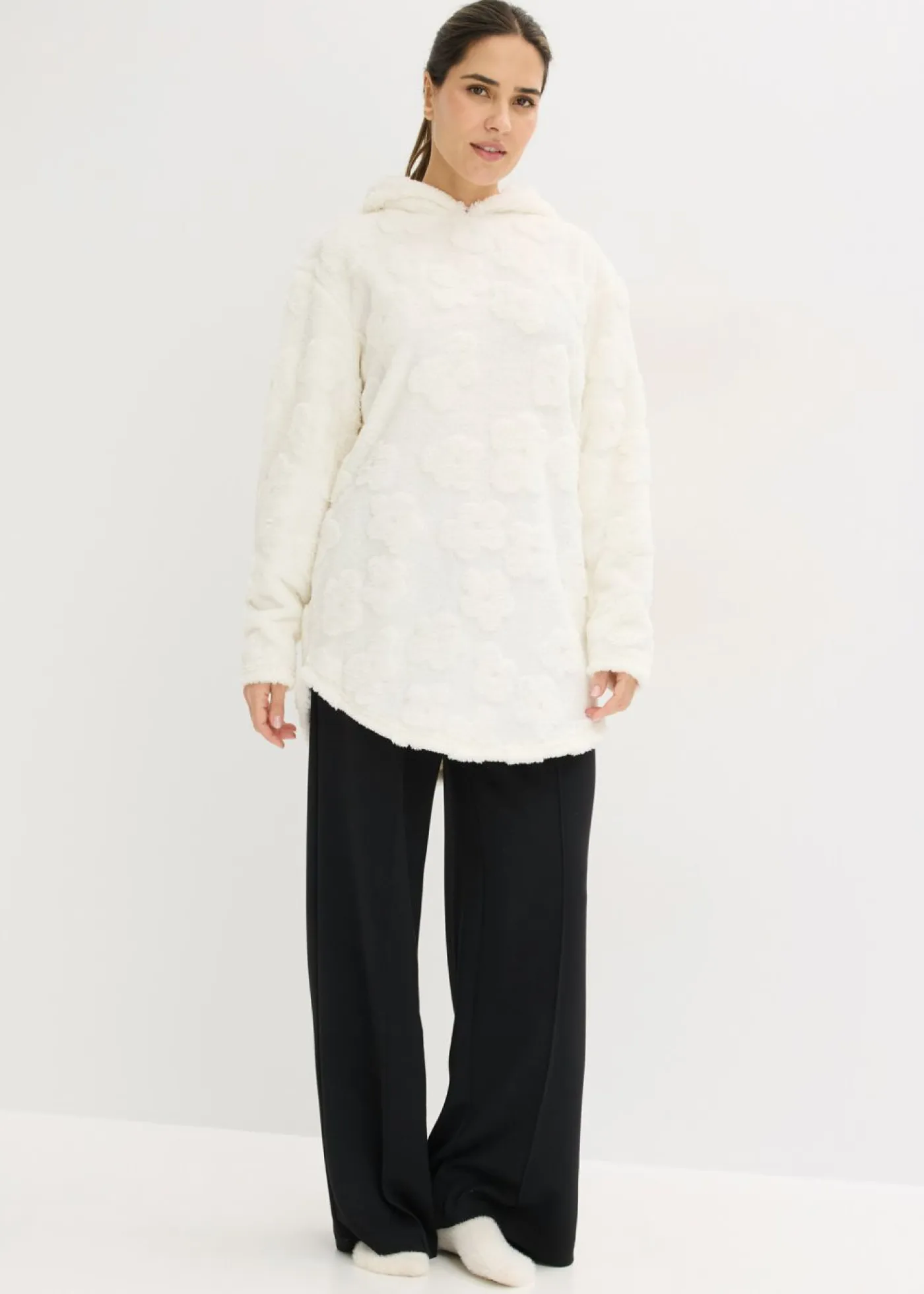 Mujer bonprix bonprix Jersey largo con corte holgado y estampado de corazones