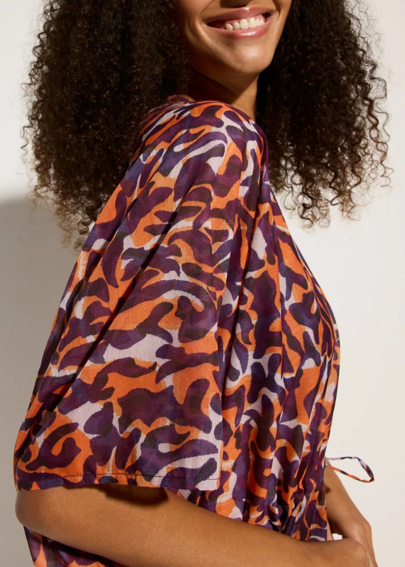 bonprix bonprix Ropa De Playa|Camisas Y Blusas>Kimono de playa con detalle de cordón estampado leo púrpura-marrón claro