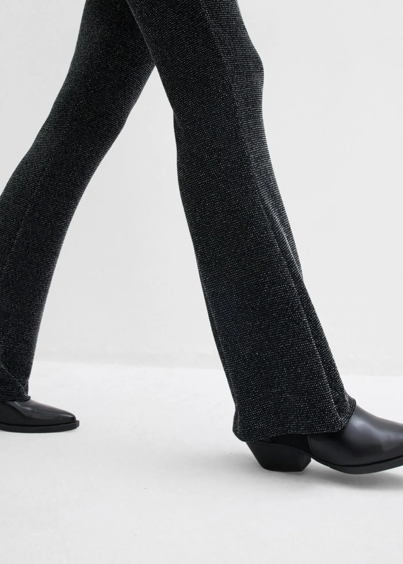 bonprix bonprix Pantalones>Leggings acampanados con purpurina Negro