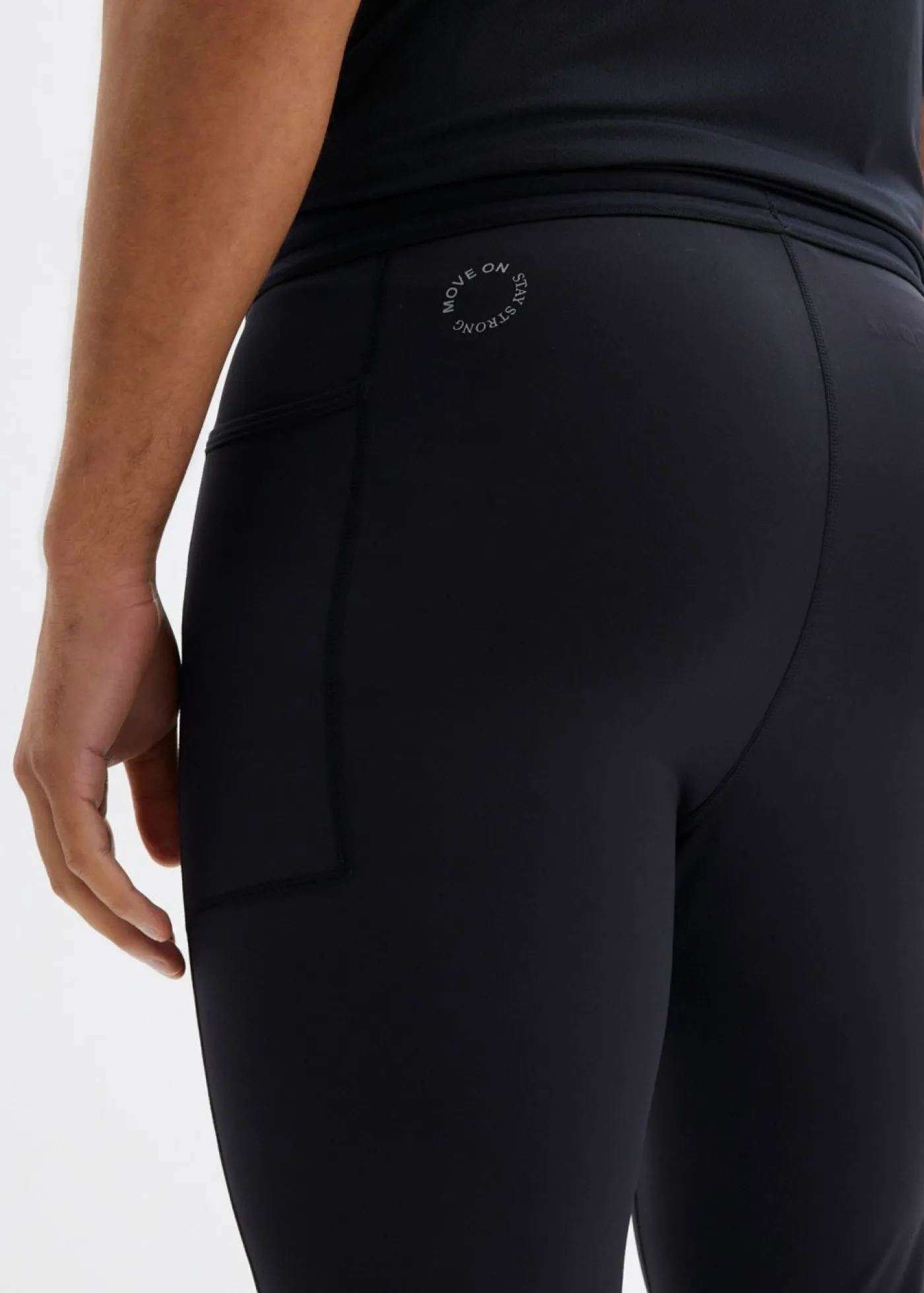 bonprix bonprix Outdoor|Ropa Deportiva>Leggings cómodos para correr con bolsillo para el móvil para hombres Negro