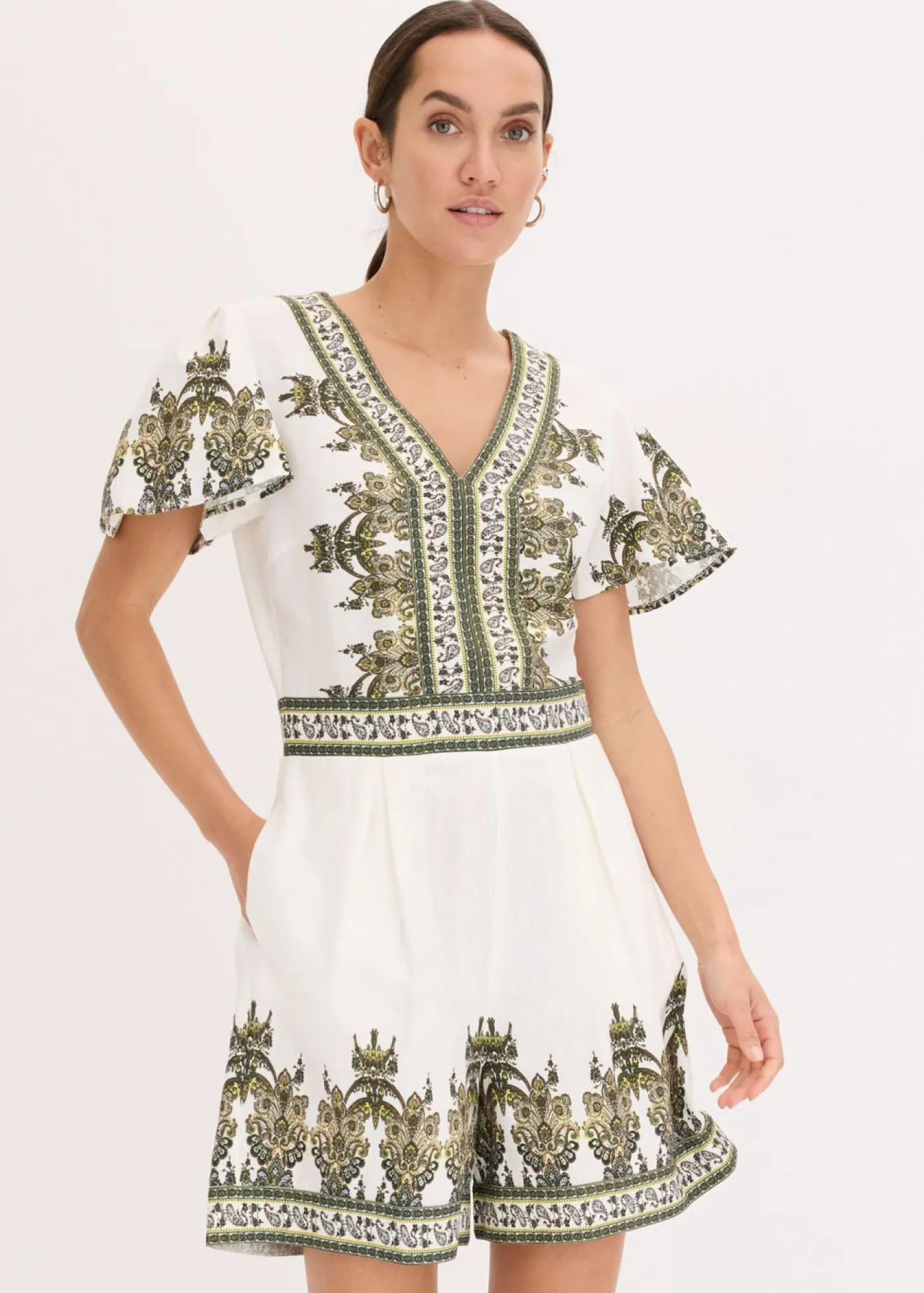 bonprix bonprix Monos>Mono con contenido de lino Blanco lana/verde oliva con patrón paisley