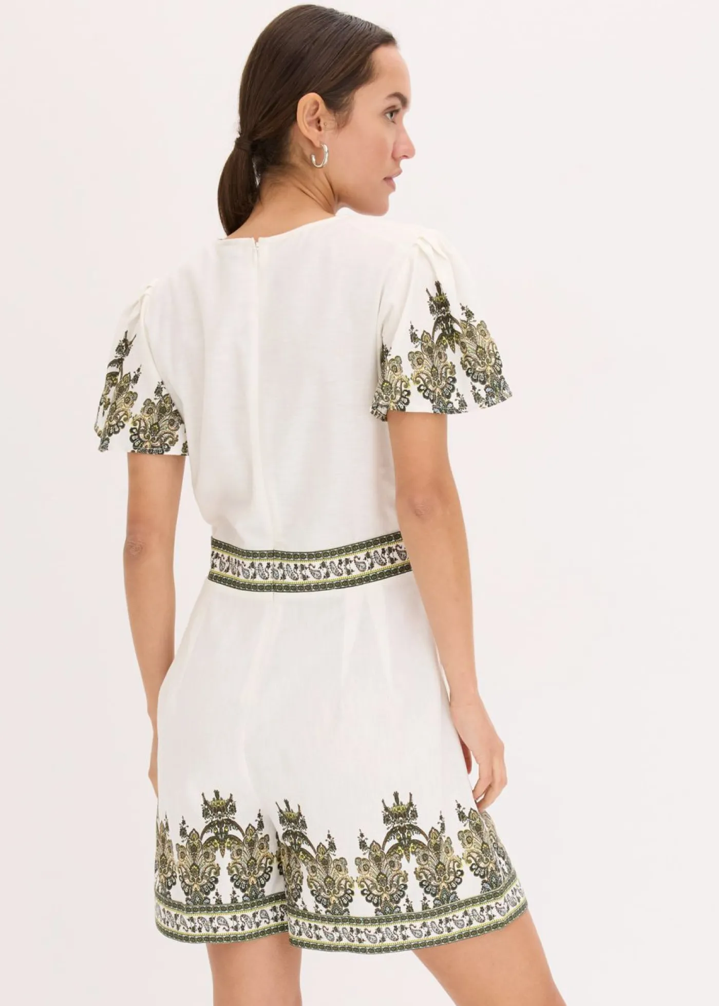 bonprix bonprix Monos>Mono con contenido de lino Blanco lana/verde oliva con patrón paisley