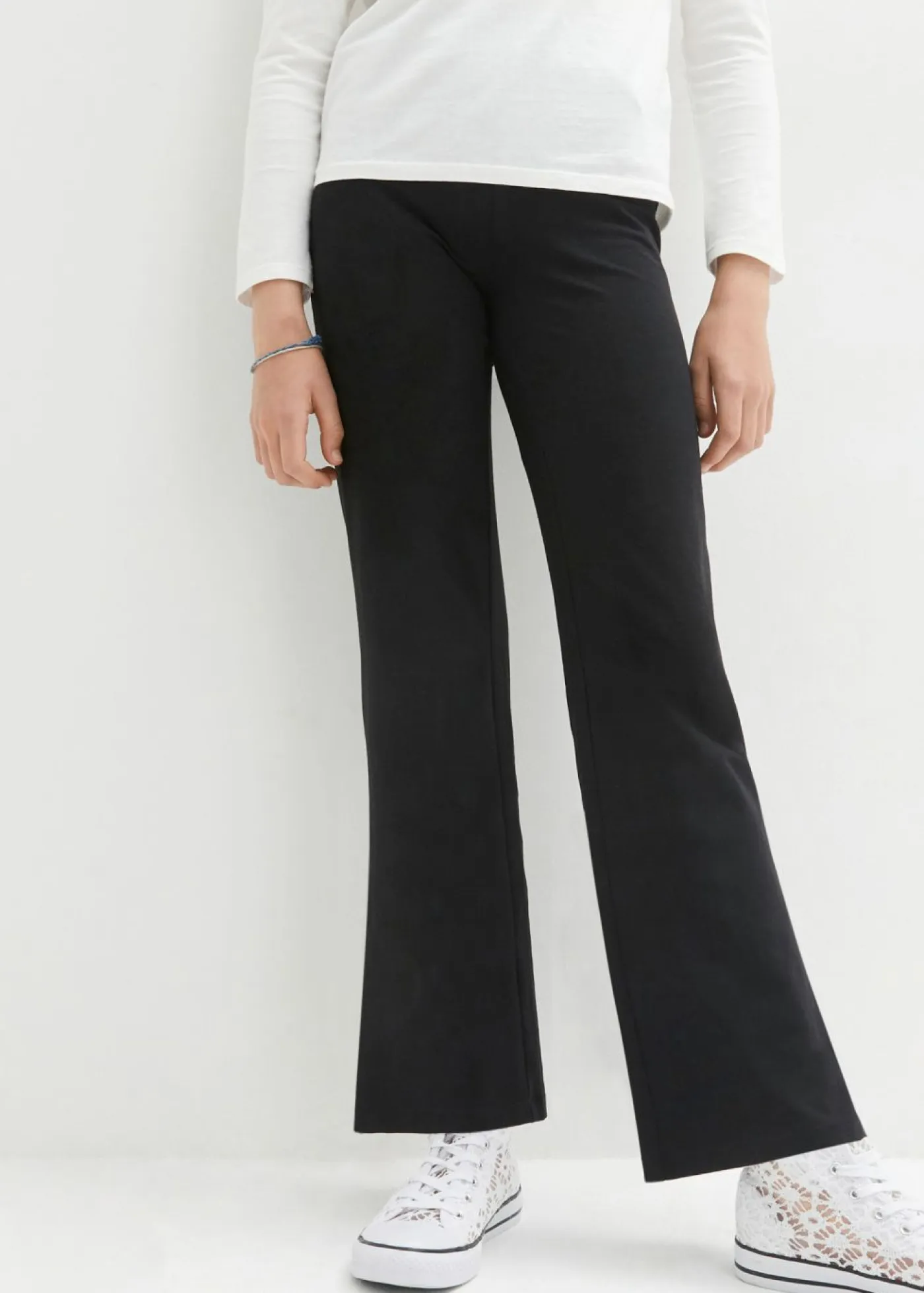 bonprix bonprix Ropa 9 A 16 Años·Pantalones Y Leggings>Pantalón acampanado de mezcla de algodón orgánico con aberturas laterales Negro