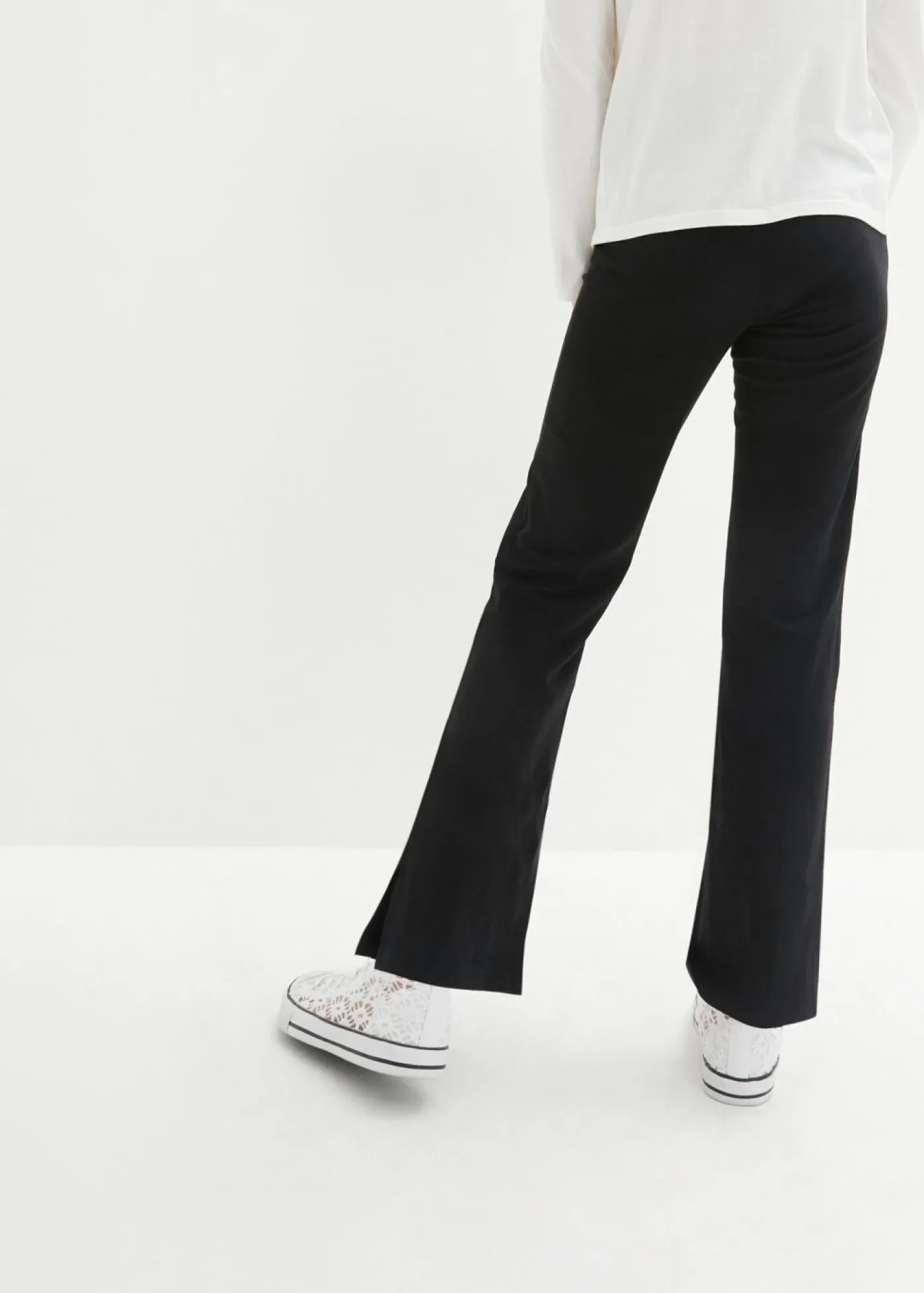 bonprix bonprix Ropa 9 A 16 Años·Pantalones Y Leggings>Pantalón acampanado de mezcla de algodón orgánico con aberturas laterales Negro