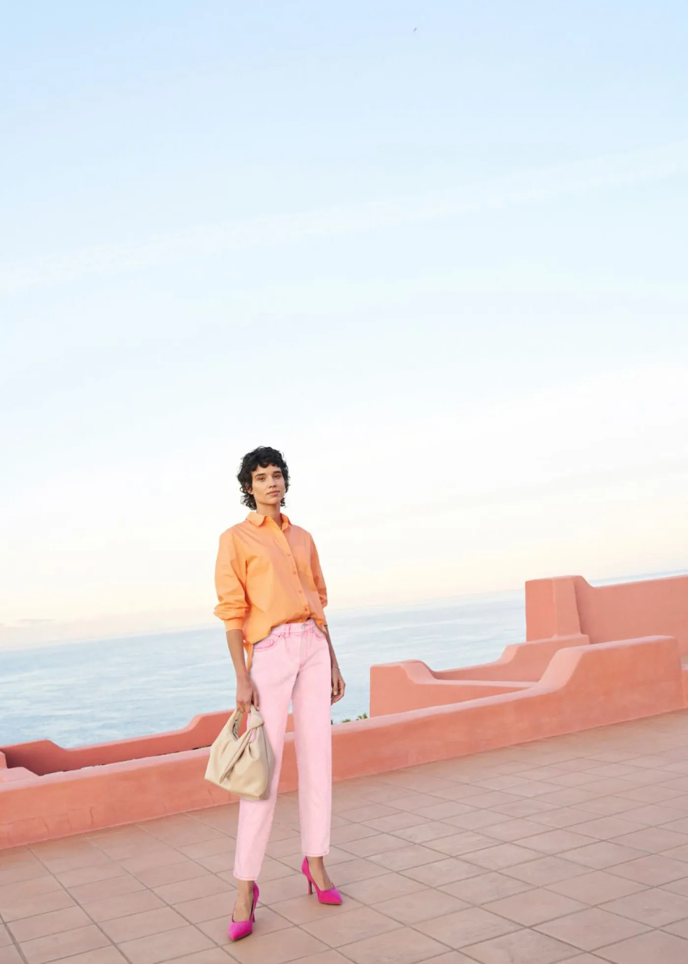 bonprix bonprix Pantalones>Pantalón acortado de sarga con aspecto desgastado Rosa brillante