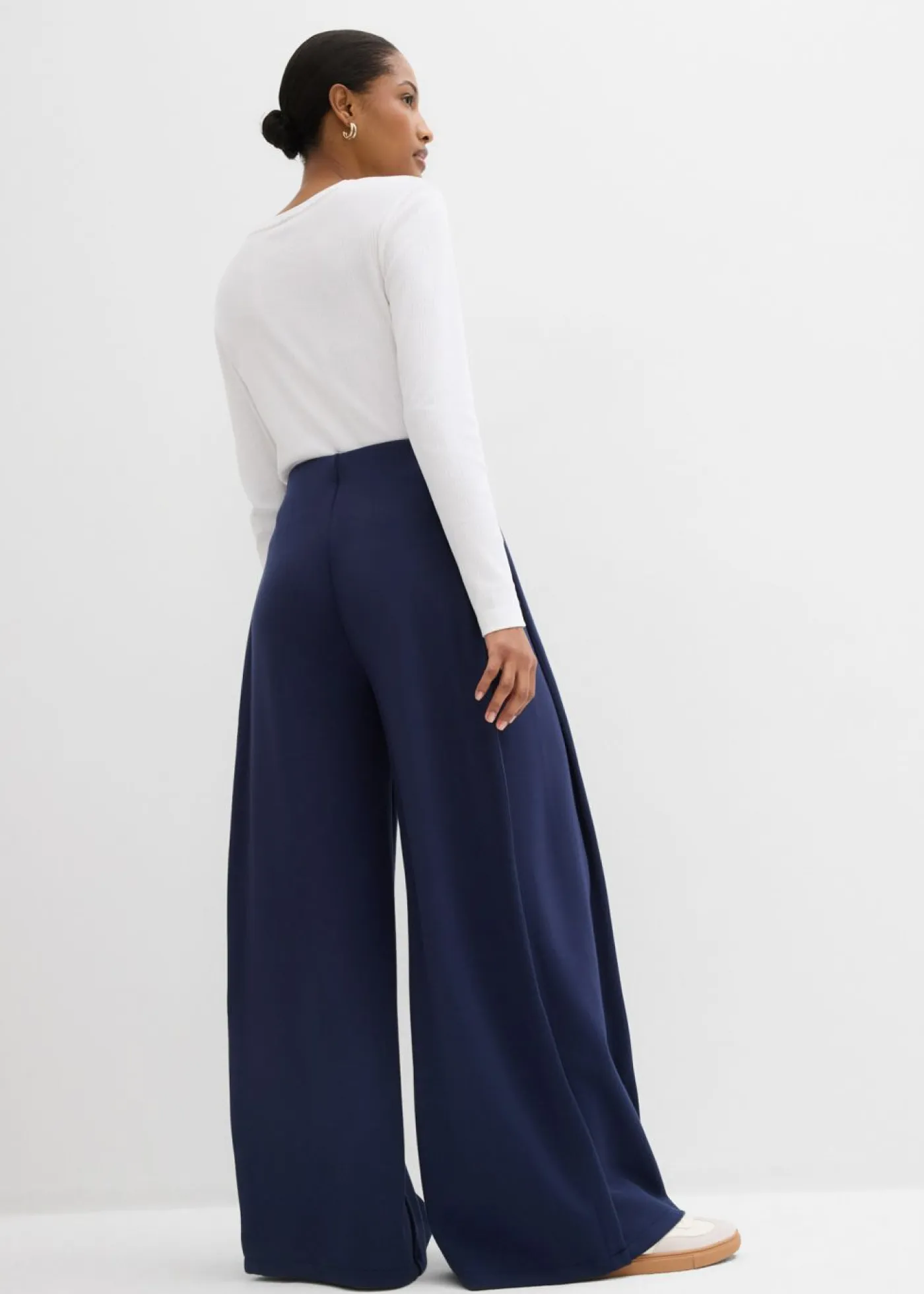 bonprix bonprix Esenciales|Pantalones>Pantalón ancho de mezcla de modal con pliegue lateral Azul marino