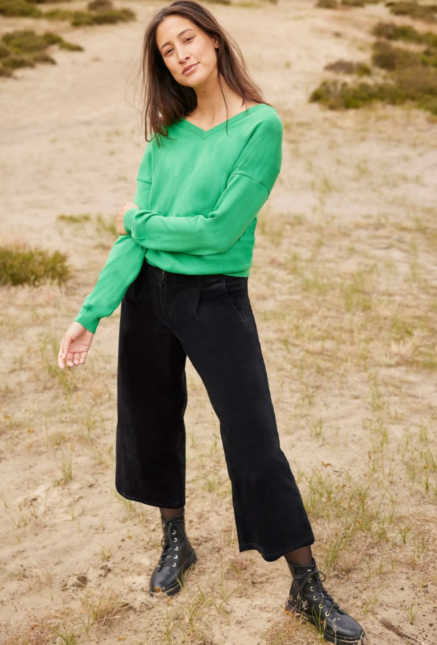 bonprix bonprix Pantalones>Pantalón ancho de pana elástica con cintura cómoda high waist, largo 7/8 Negro