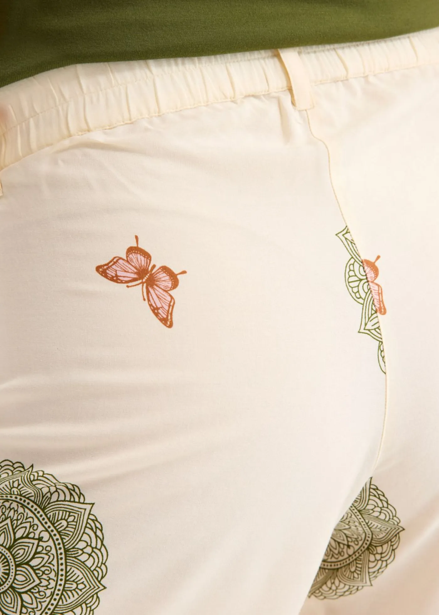 bonprix bonprix Pantalones>Pantalón ancho de viscosa con estampado en el borde Blanco-crema