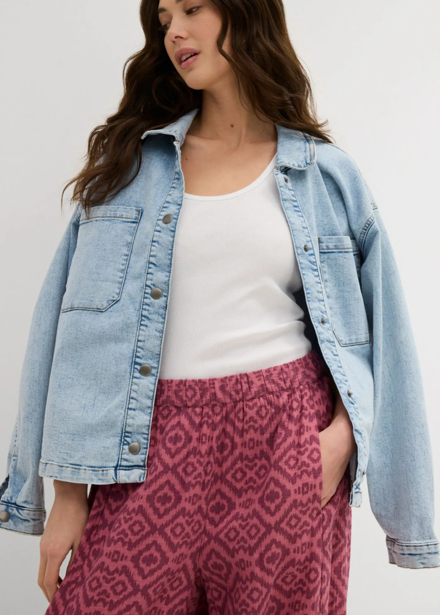 bonprix bonprix Pantalones>Pantalón bombacho de algodón puro Baya mate/sorbete de frutos rojos con estampado gráfico