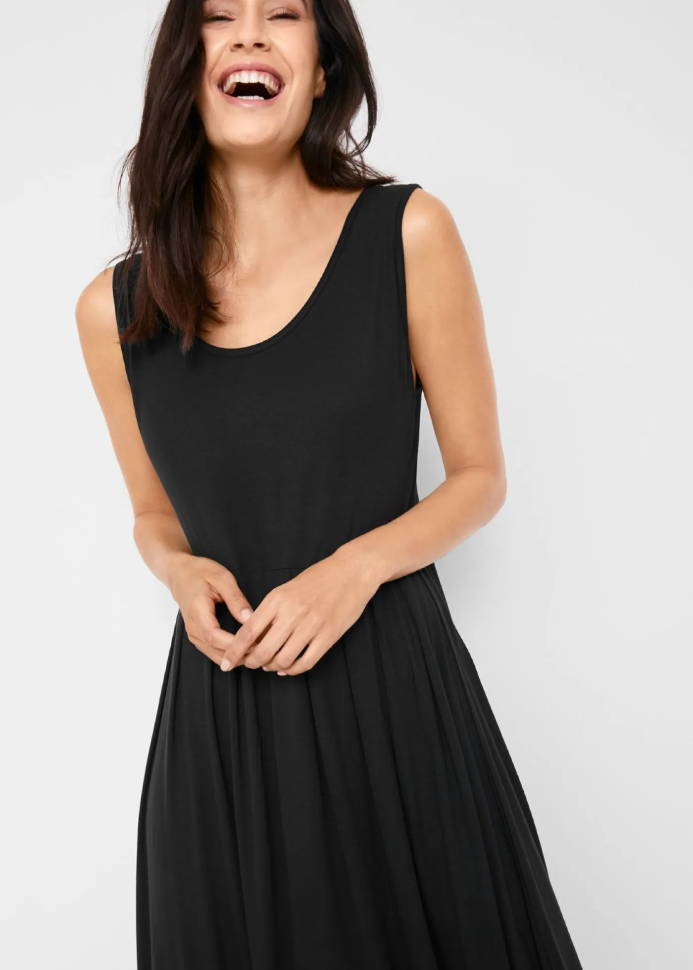 bonprix bonprix Monos>Pantalón bombacho tipo mono de punto de mezcla de viscosa Negro