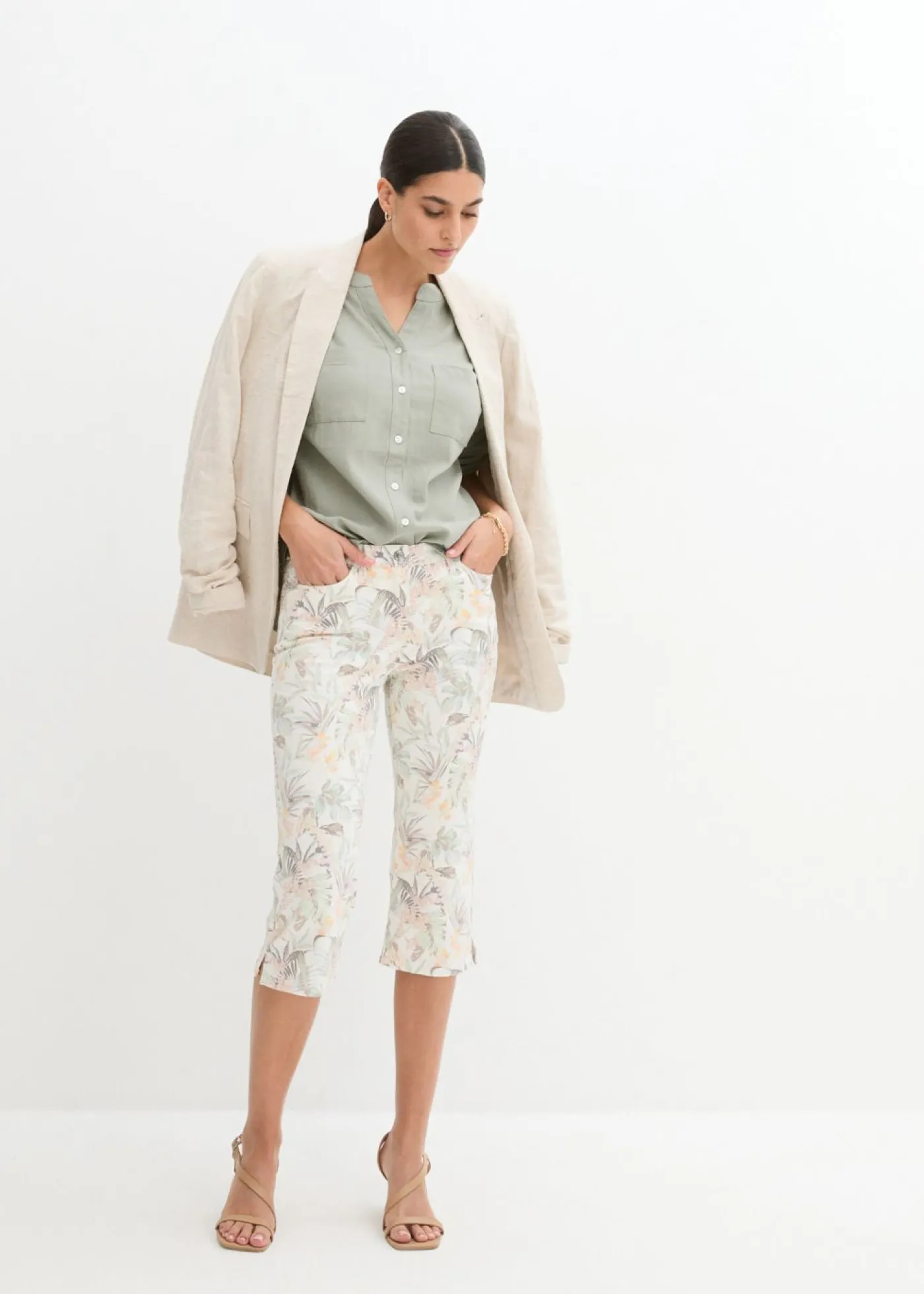 bonprix bonprix Pantalones>Pantalón capri Blanco-verde oliva estampado