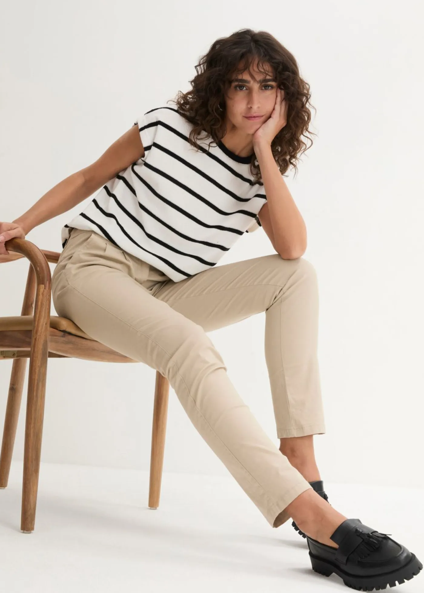 bonprix bonprix Pantalones|Tallas Pequeñas>Pantalón chino elástico Arena