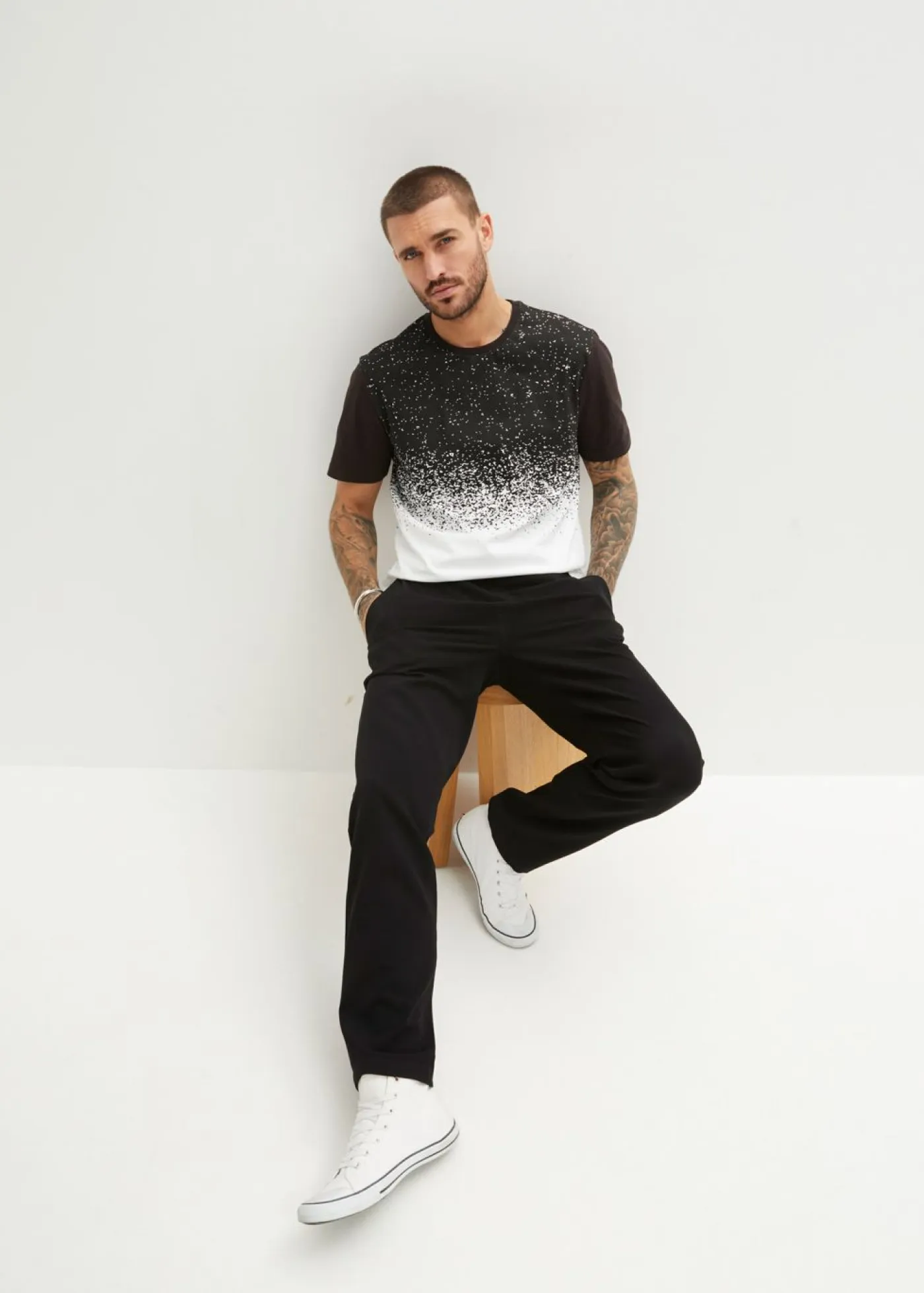 bonprix bonprix Pantalones|Novedades>Pantalón chino elástico con corte recto y relajado Negro