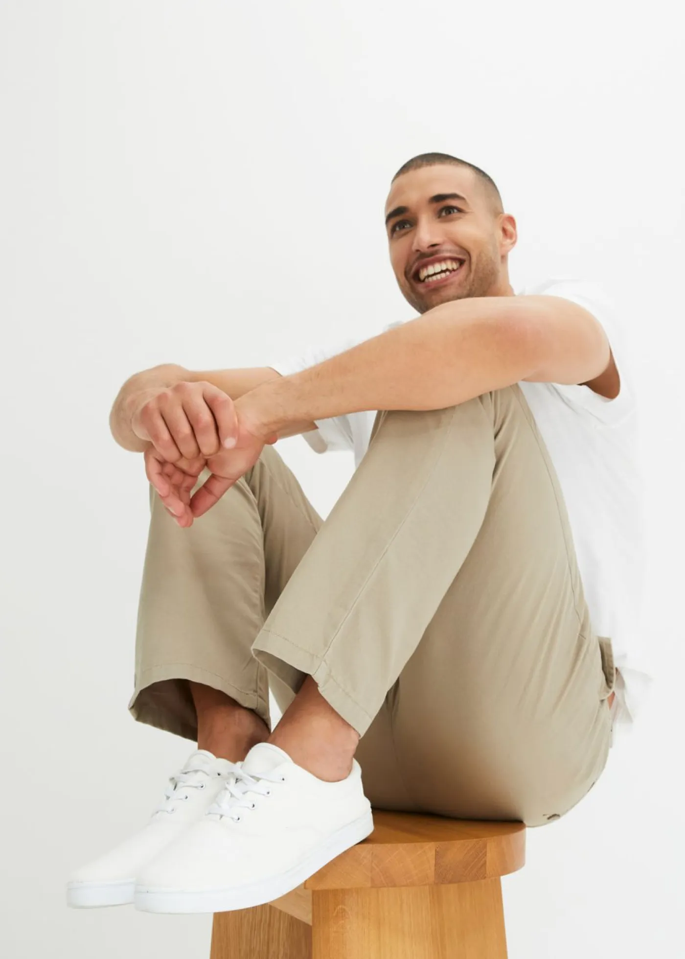 bonprix bonprix Básicos En Rebajas|Pantalones>Pantalón chino regular fit de puro algodón, straight Caqui nuevo