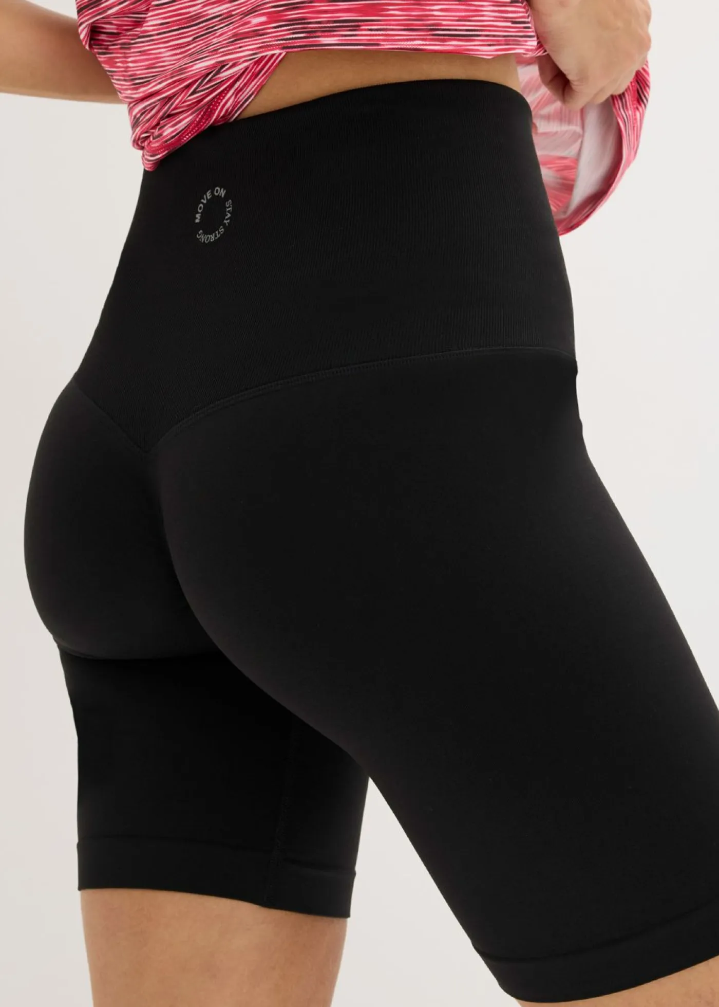 bonprix bonprix Shorts Moldeadores|Ropa Deportiva>Pantalón ciclista sin costuras con fruncido Negro