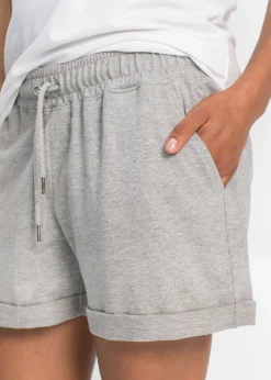 bonprix bonprix Shorts|Básicos><noscript><img width=