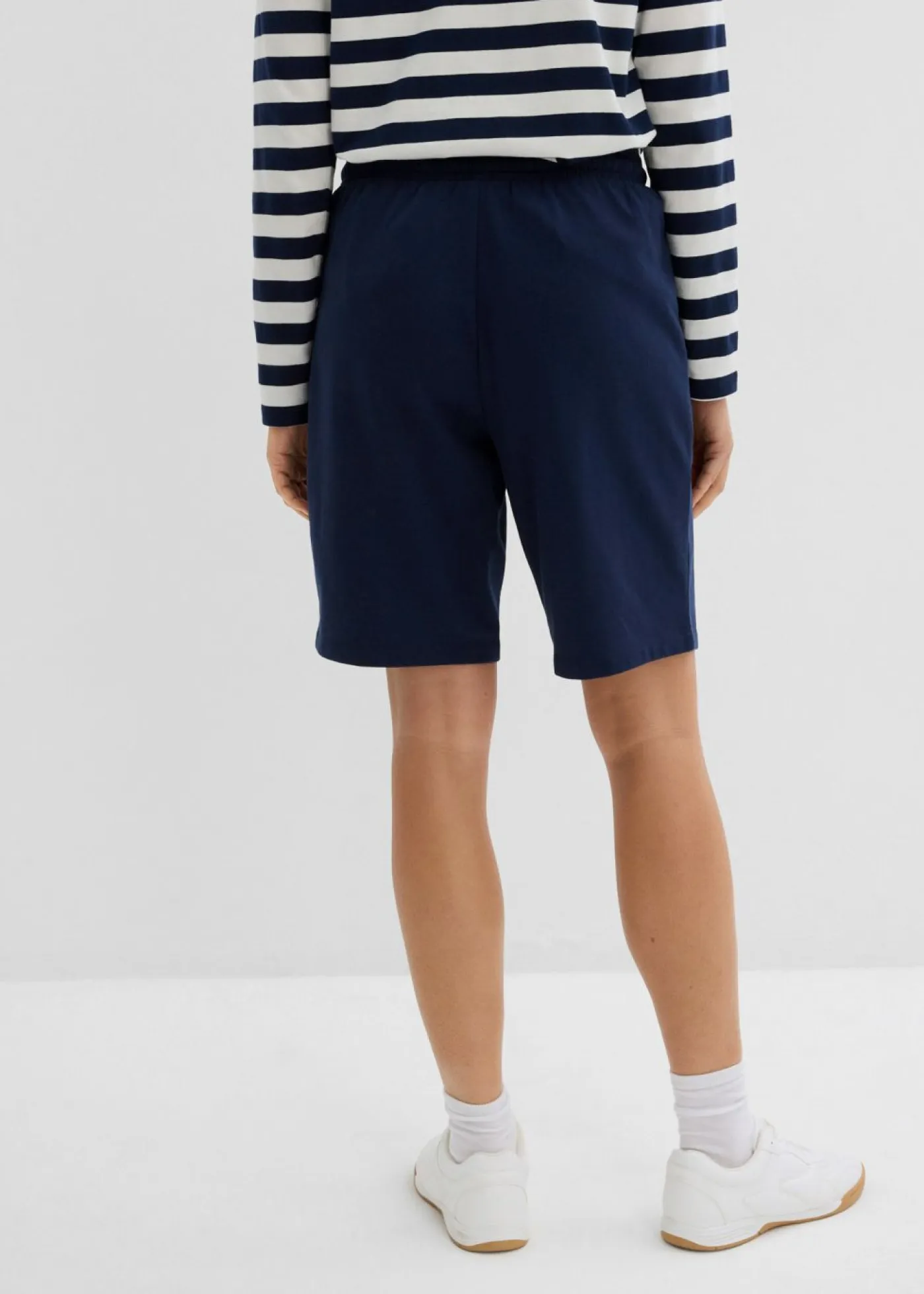 bonprix bonprix Shorts|Básicos>Pantalón corto de chándal con bolsillos Azul marino