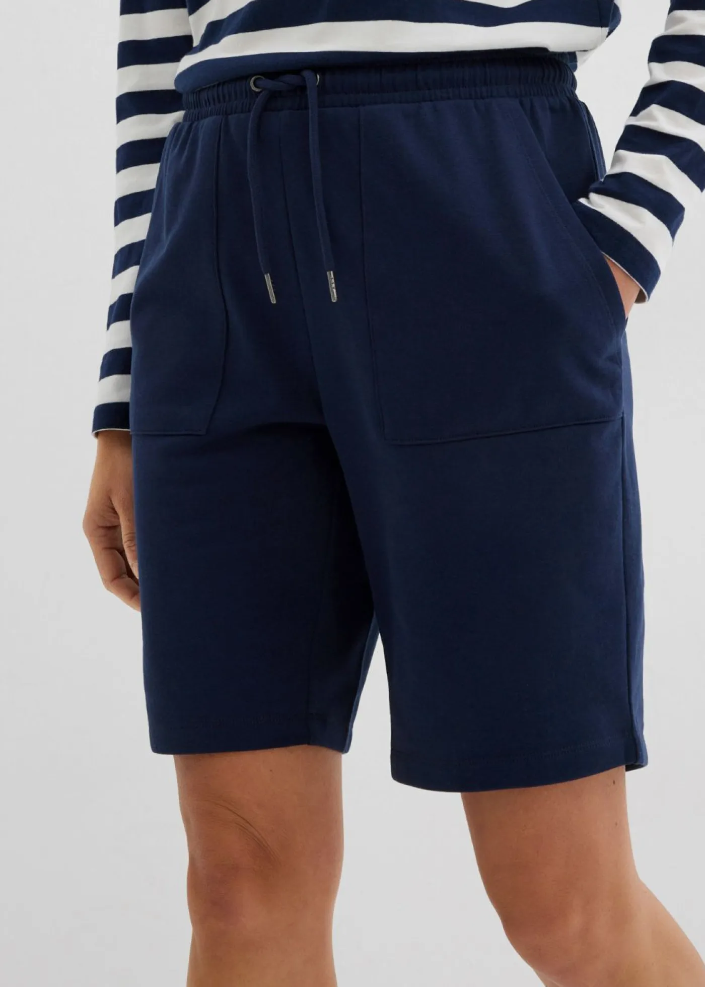 bonprix bonprix Shorts|Básicos>Pantalón corto de chándal con bolsillos Azul marino