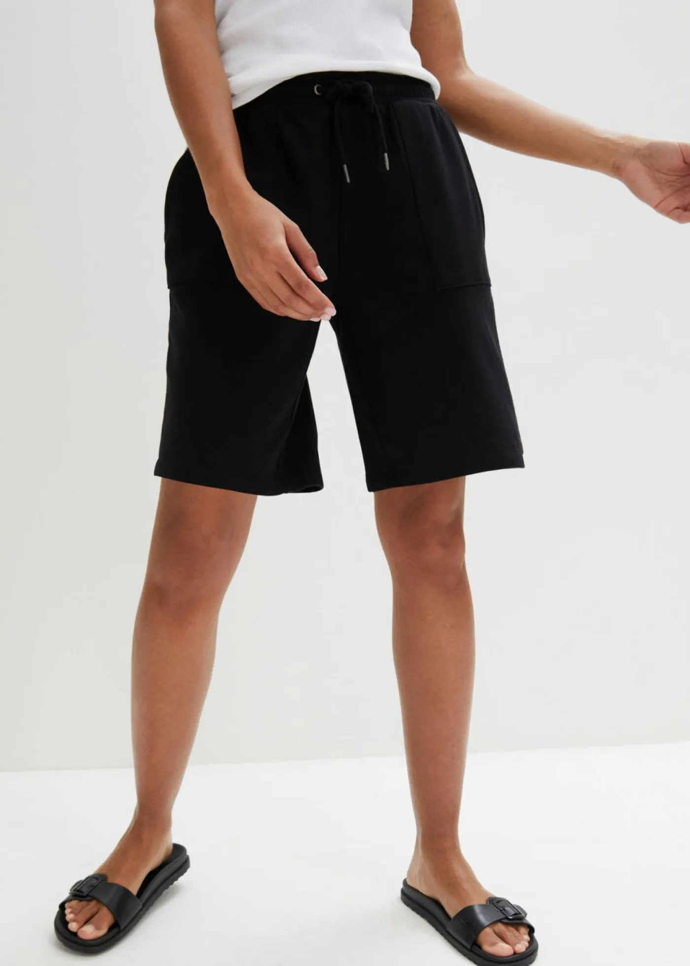 Mujer bonprix bonprix Pantalón corto de chándal con bolsillos