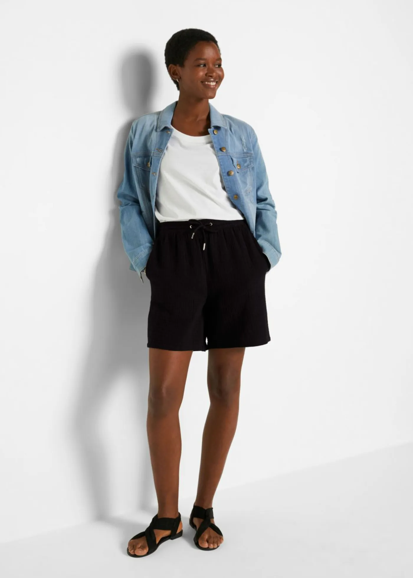 bonprix bonprix Shorts|Pantalones>Pantalón corto de muselina Negro