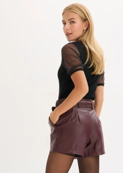 Mujer bonprix bonprix Pantalón corto de piel sintética con cinturón