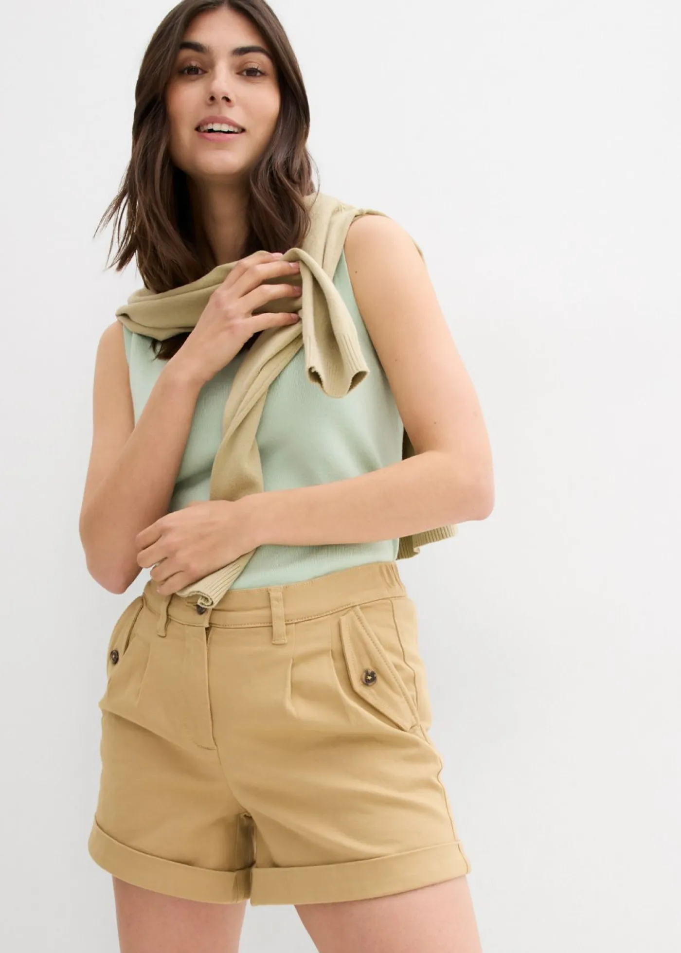 bonprix bonprix Shorts|Pantalones>Pantalón corto de sarga con talle alto Beige nuevo