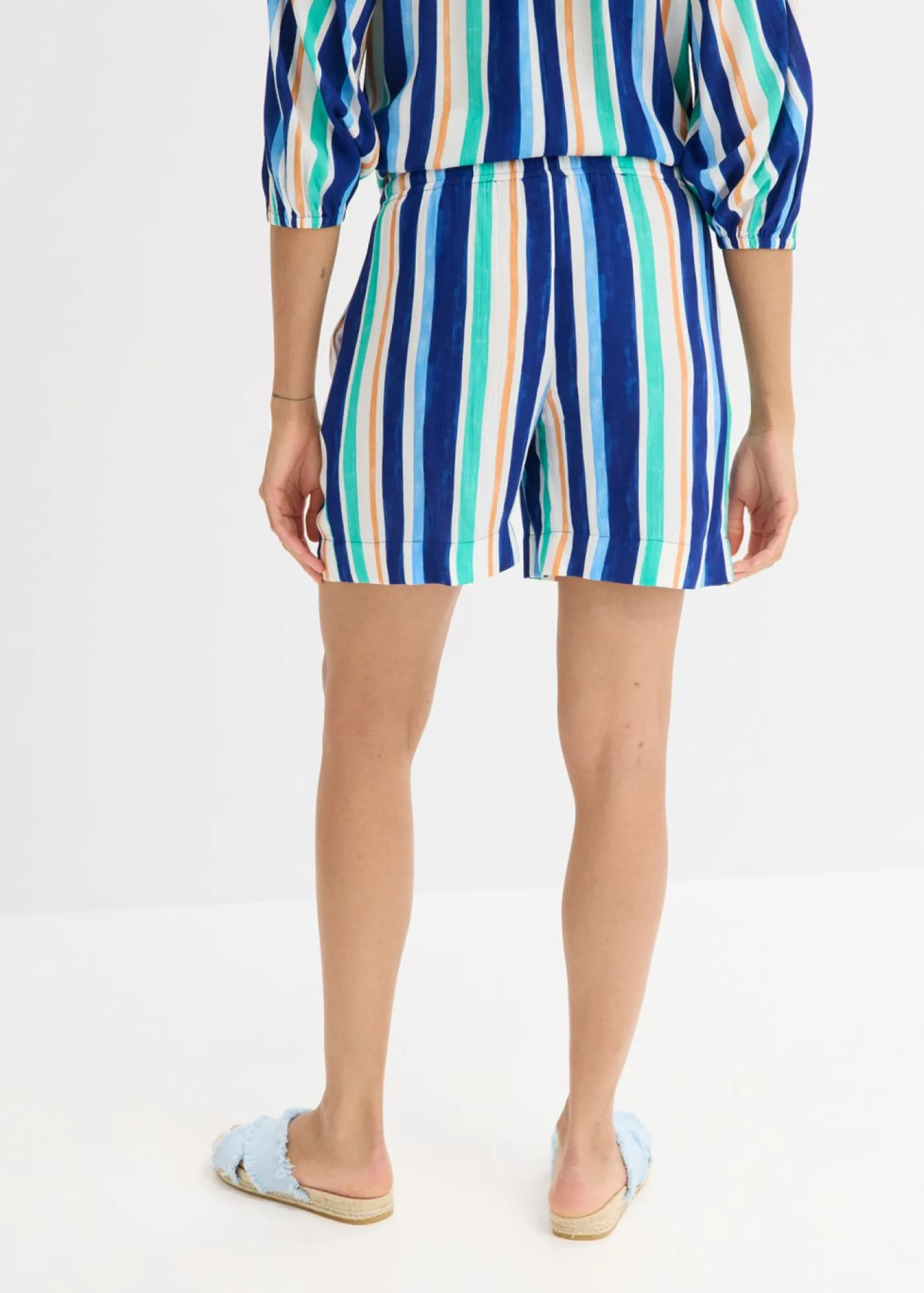 bonprix bonprix Shorts|Pantalones>Pantalón corto sin cierre de viscosa fina azul ártico-azul claro-blanco con rayas