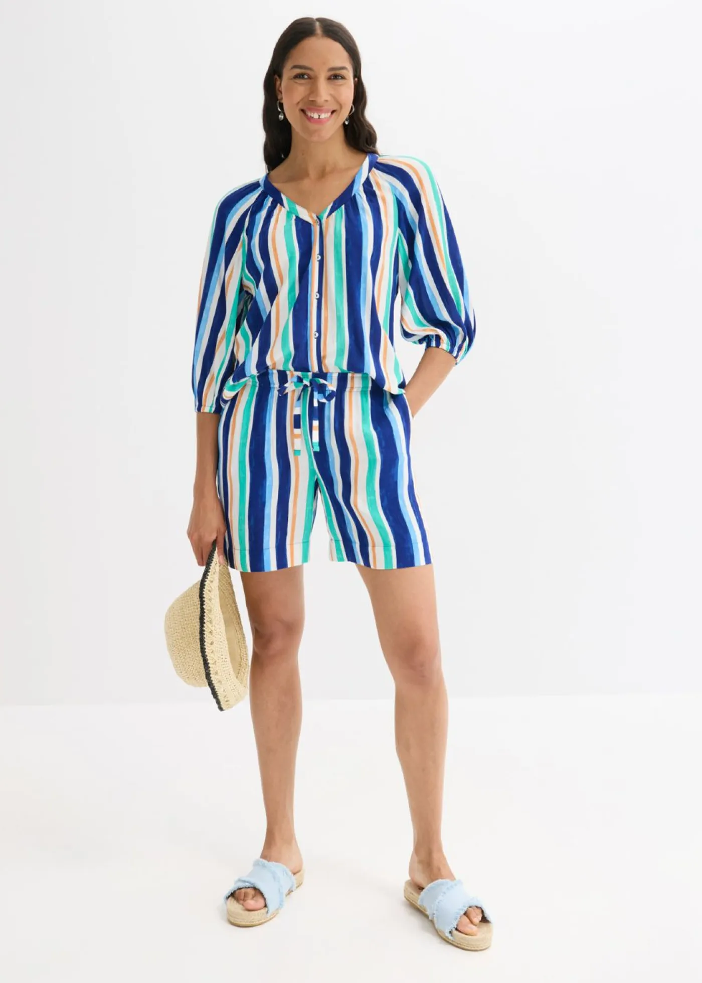 bonprix bonprix Shorts|Pantalones>Pantalón corto sin cierre de viscosa fina azul ártico-azul claro-blanco con rayas