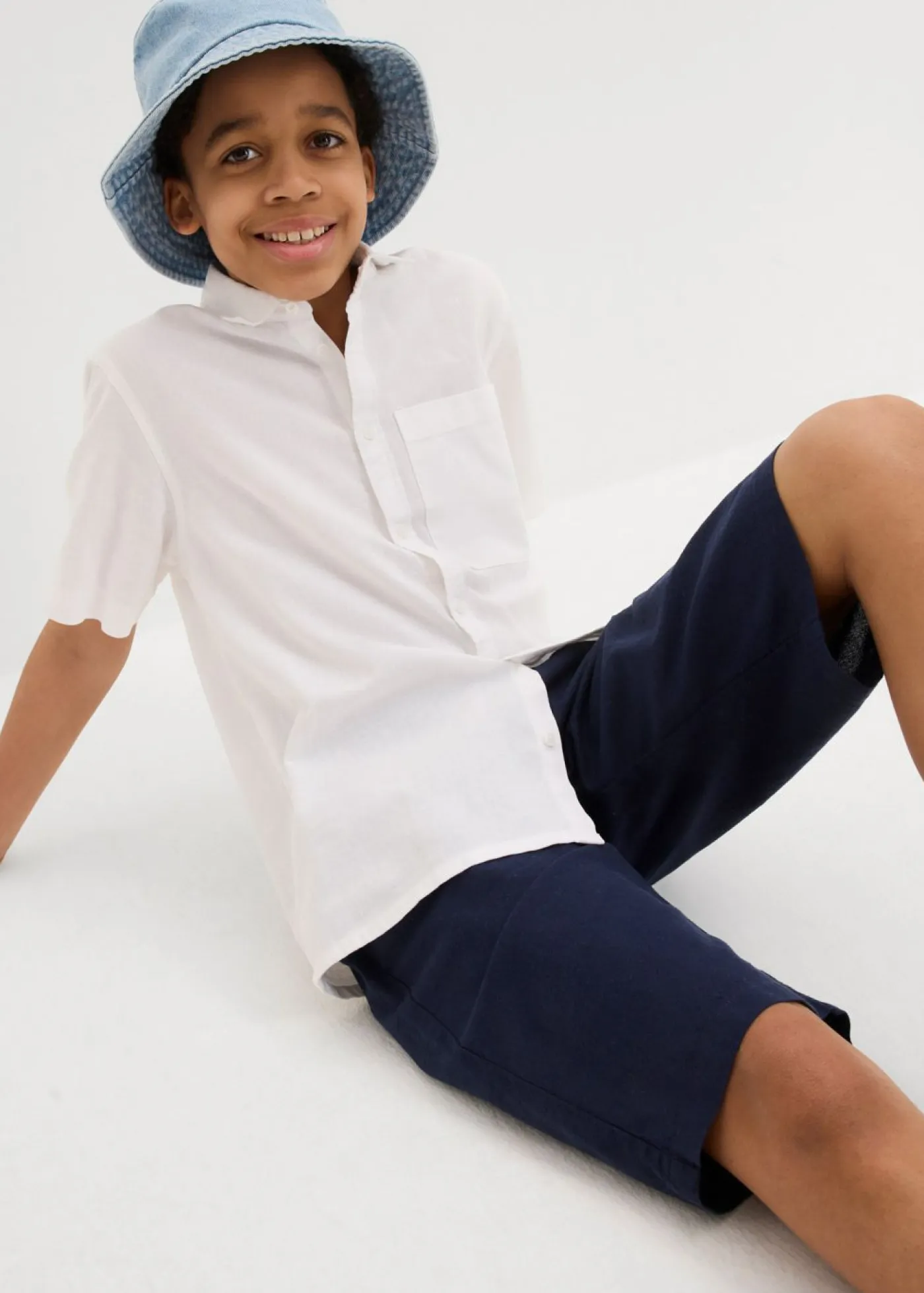 Niños bonprix bonprix Pantalón corto sin cierre de mezcla de lino ligera con corte regular