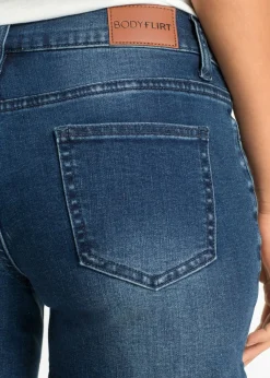 Mujer bonprix bonprix Pantalón corto vaquero con bordado