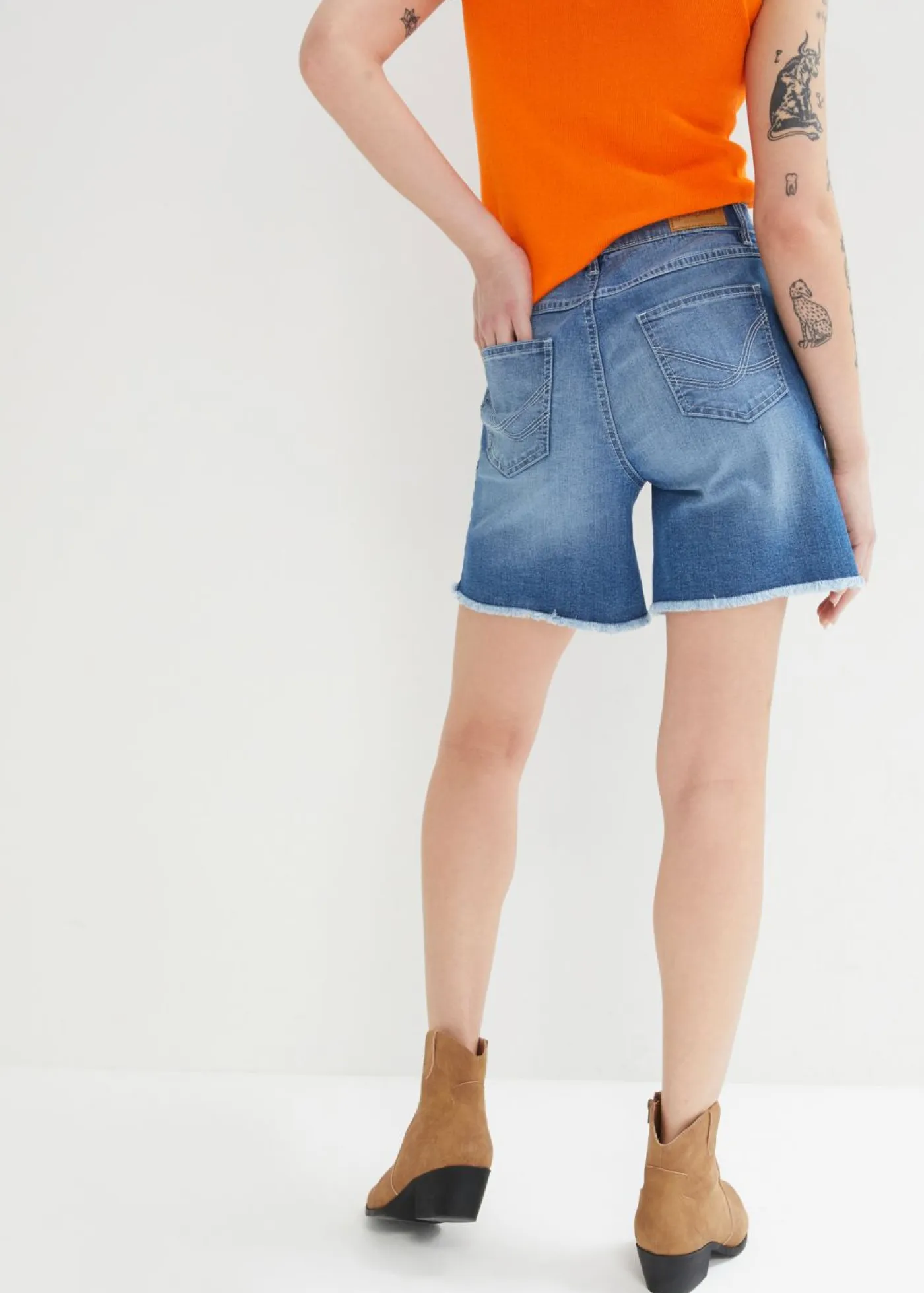 bonprix bonprix Shorts|Vaqueros>Pantalón corto vaquero con talle medio y tejido elástico azul claro denim