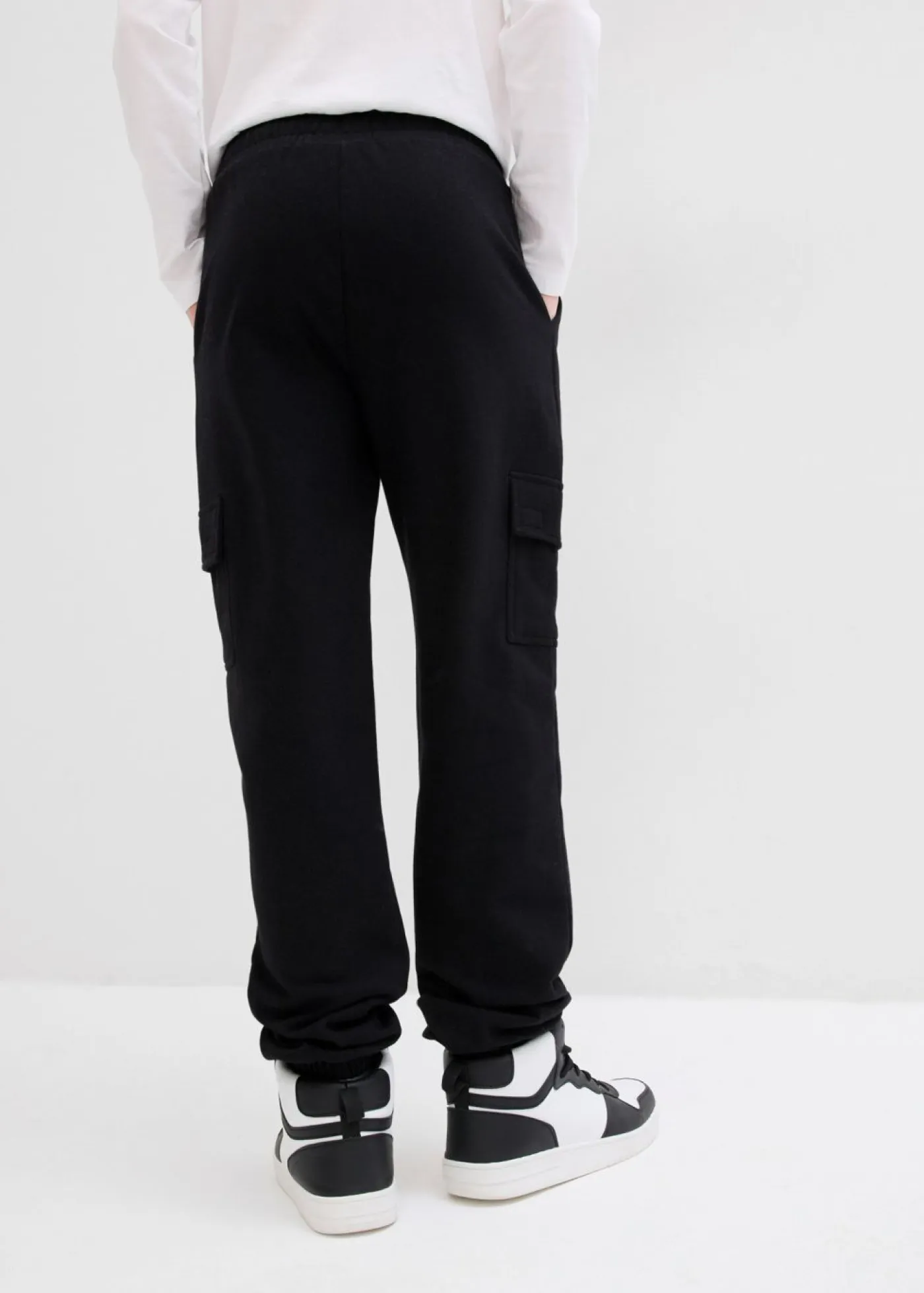 bonprix bonprix Ropa 9 A 16 Años·Pantalones>Pantalón de chándal con bolsillos tipo cargo Negro