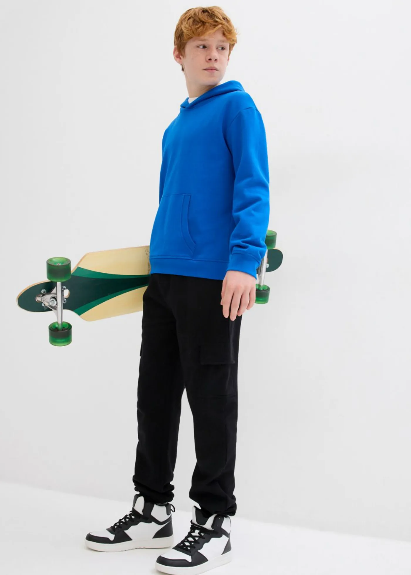 bonprix bonprix Ropa 9 A 16 Años·Pantalones>Pantalón de chándal con bolsillos tipo cargo Negro