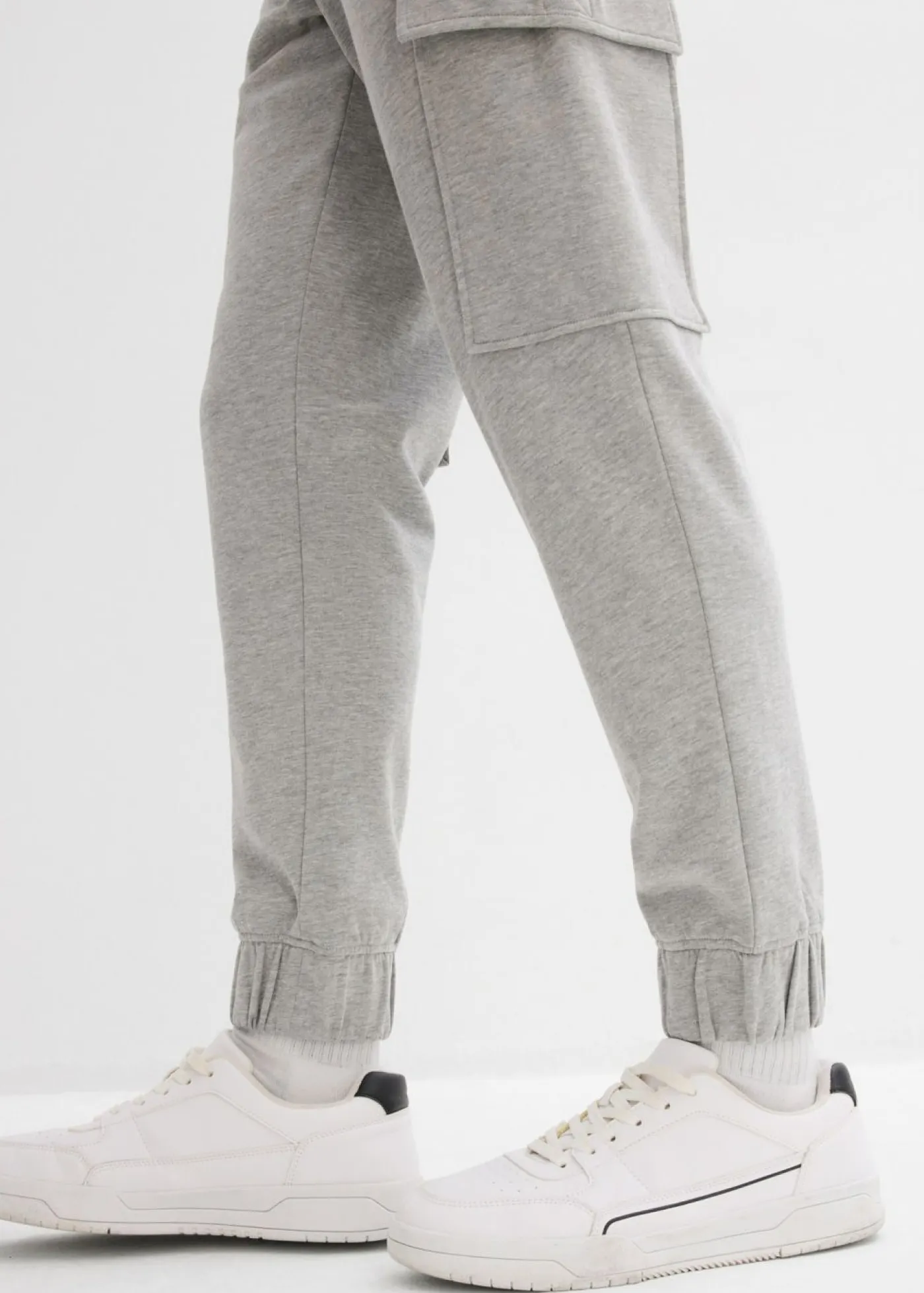 bonprix bonprix Ropa Deportiva|Pantalones>Pantalón de chándal con bolsillos tipo cargo y corte holgado Gris claro jaspeado