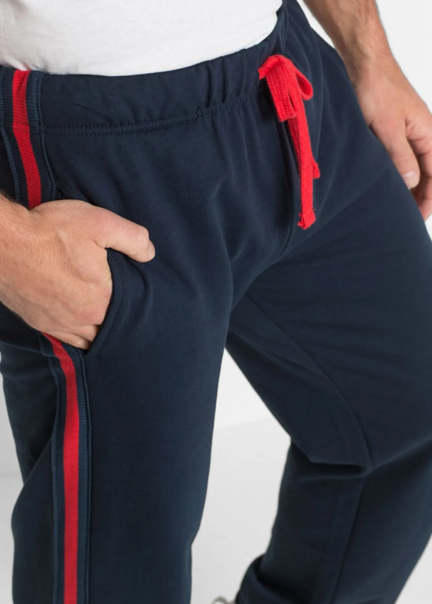 Hombre bonprix bonprix Pantalón de chándal con detalles en contraste