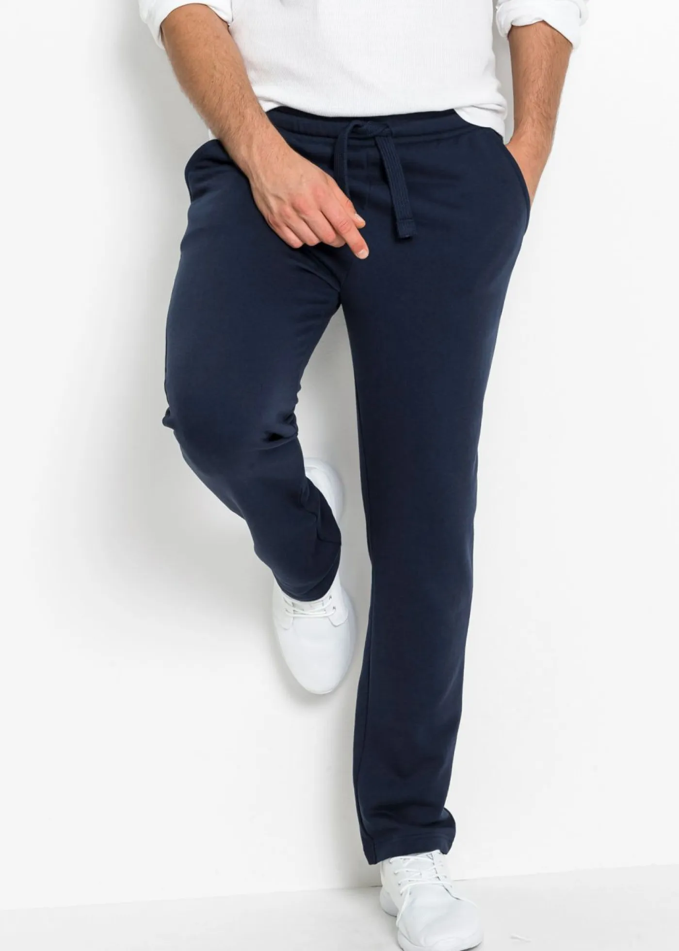 Hombre bonprix bonprix Pantalón de chándal con interior suave y dobladillo recto
