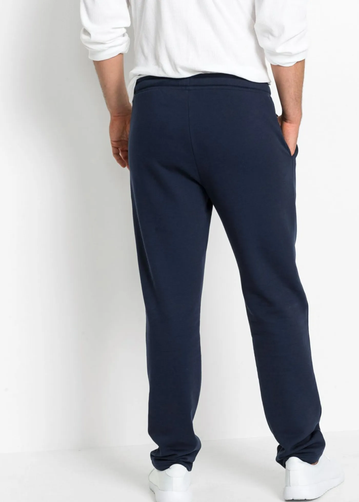 Hombre bonprix bonprix Pantalón de chándal con interior suave y dobladillo recto
