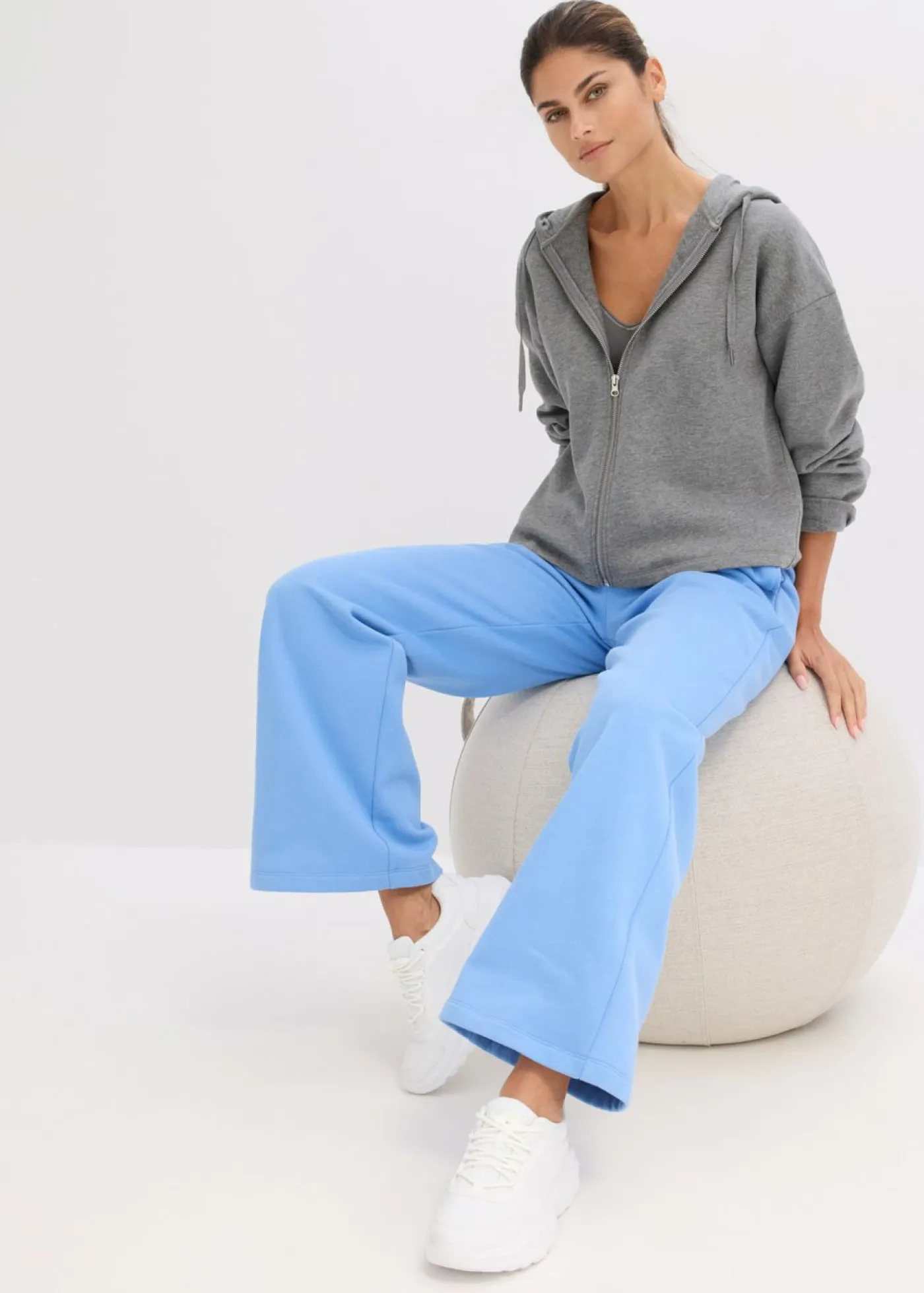 bonprix bonprix Básicos|Ropa Cómoda>Pantalón de chándal de algodón orgánico puro con cintura alta azul provenzal