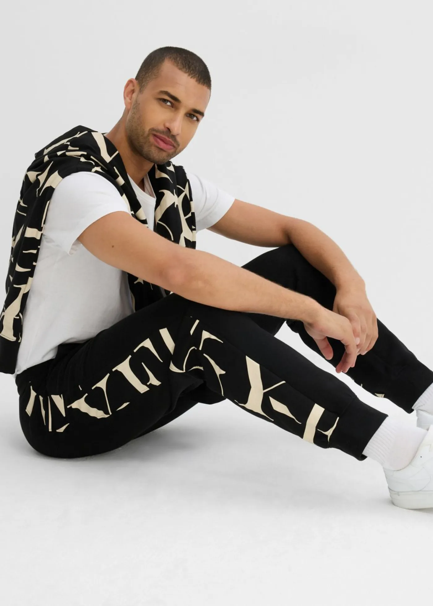 Hombre bonprix bonprix Pantalón de chándal de algodón orgánico puro con inserto