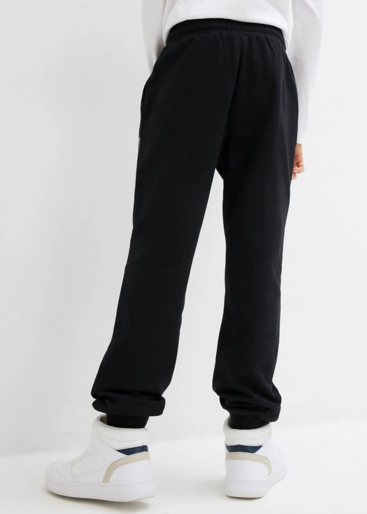 bonprix bonprix Ropa 9 A 16 Años·Pantalones>Pantalón de chándal en suave mezcla de algodón Negro estampado