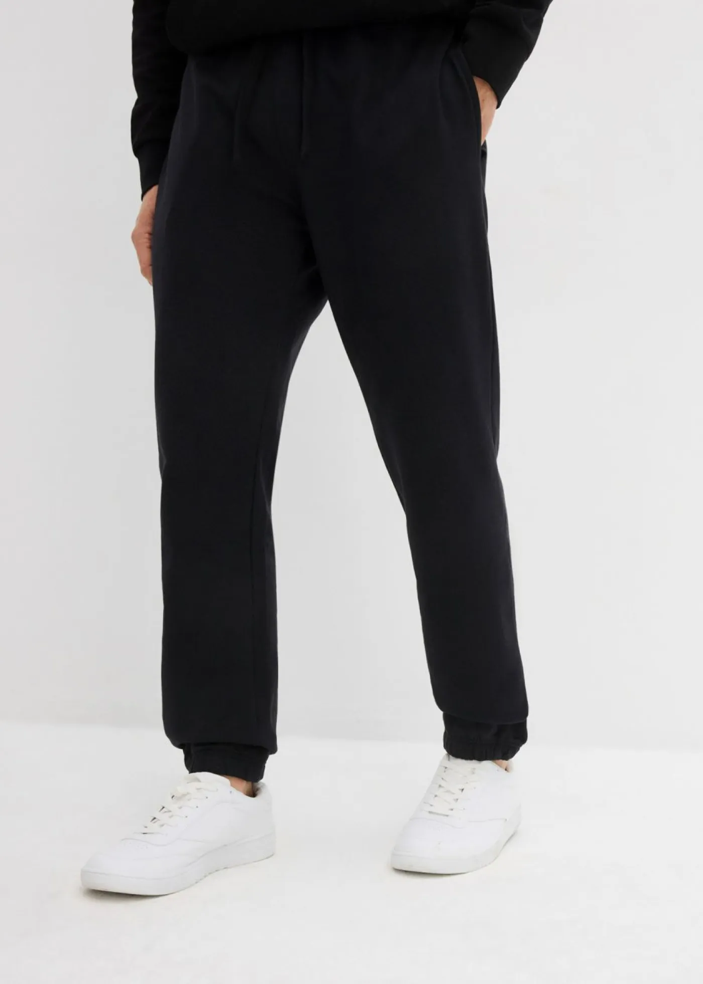bonprix bonprix Básicos En Rebajas|Ropa Deportiva>Pantalón de chándal, loose fit Negro