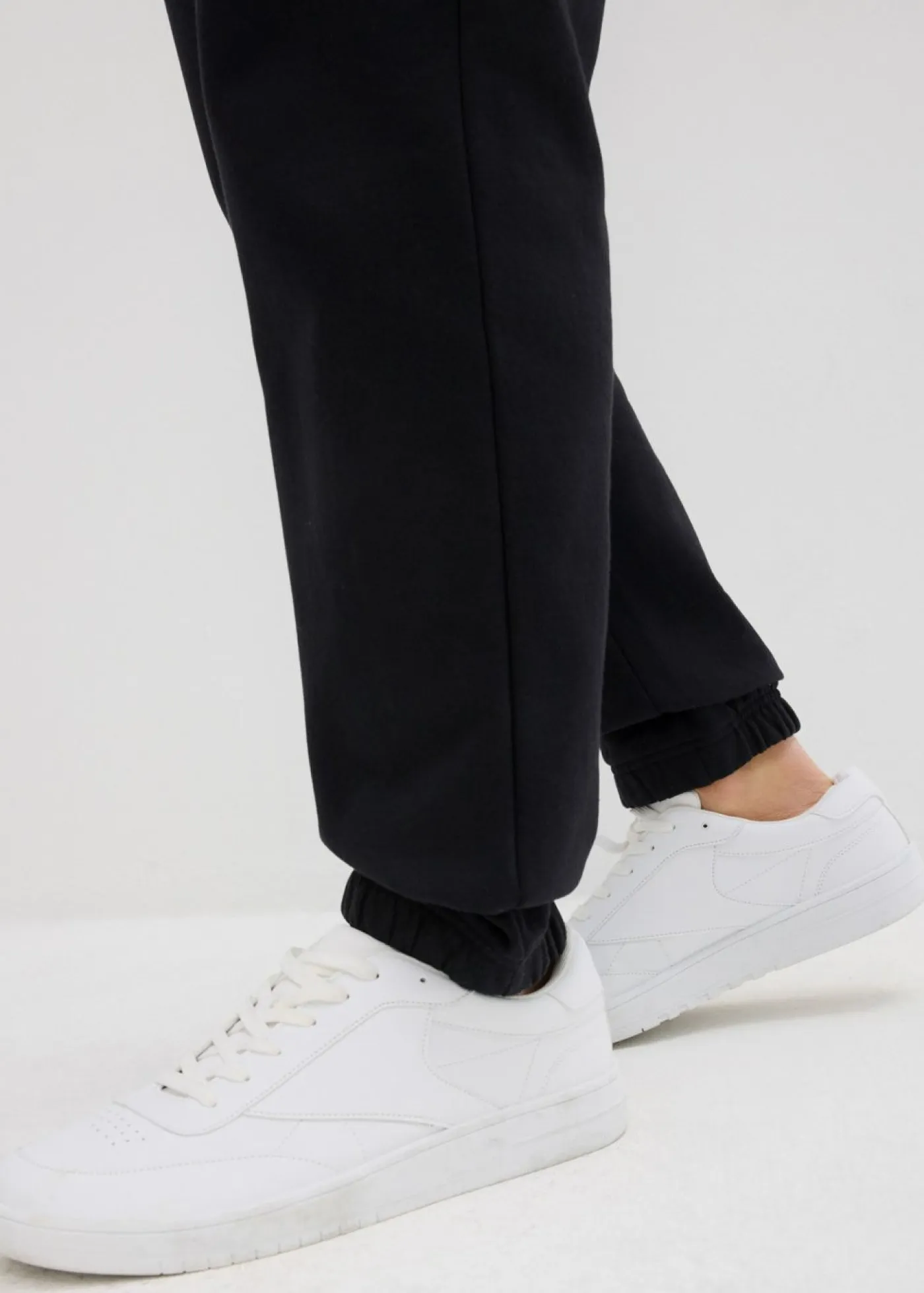 bonprix bonprix Básicos En Rebajas|Ropa Deportiva>Pantalón de chándal, loose fit Negro