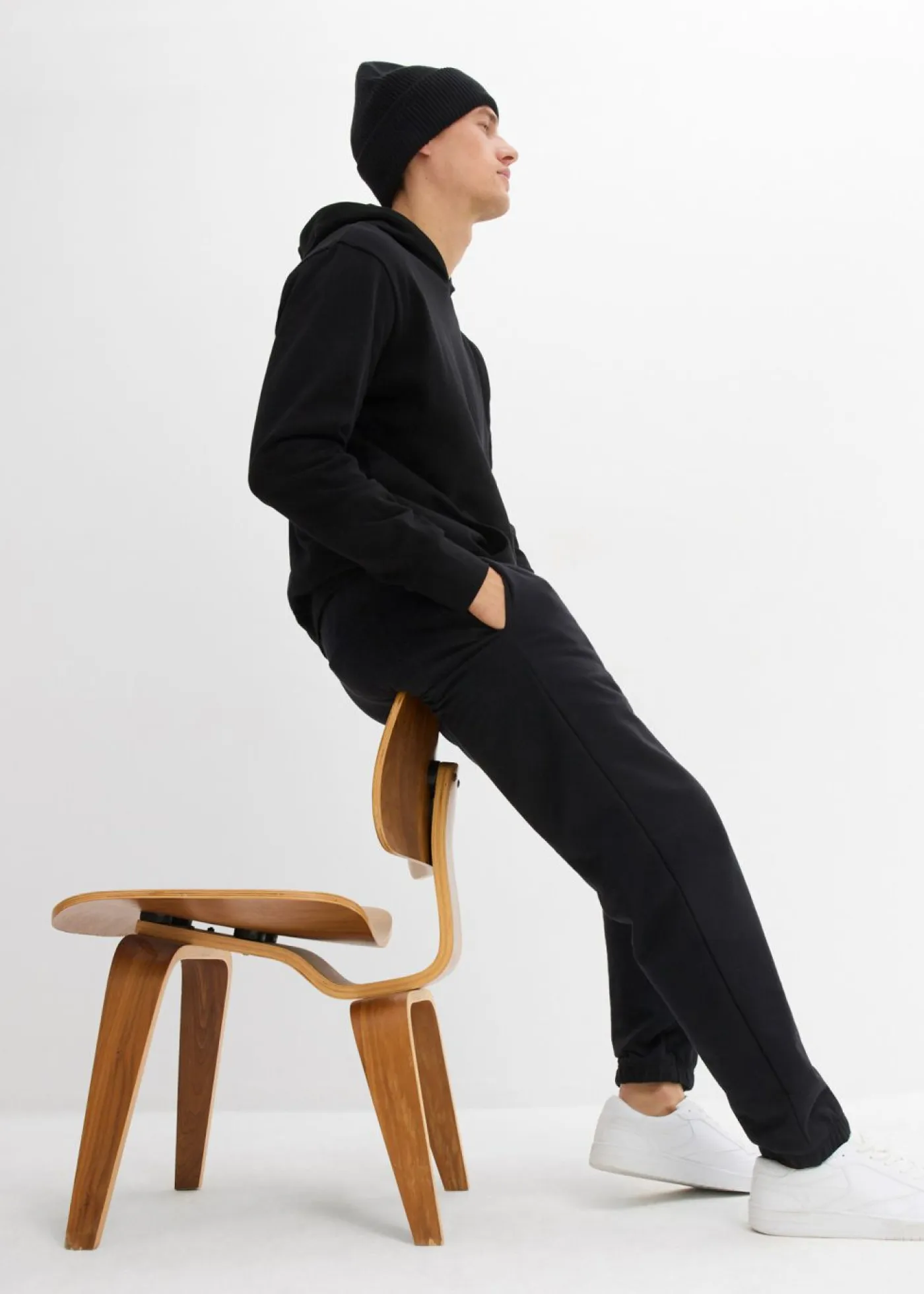 bonprix bonprix Básicos En Rebajas|Ropa Deportiva>Pantalón de chándal, loose fit Negro