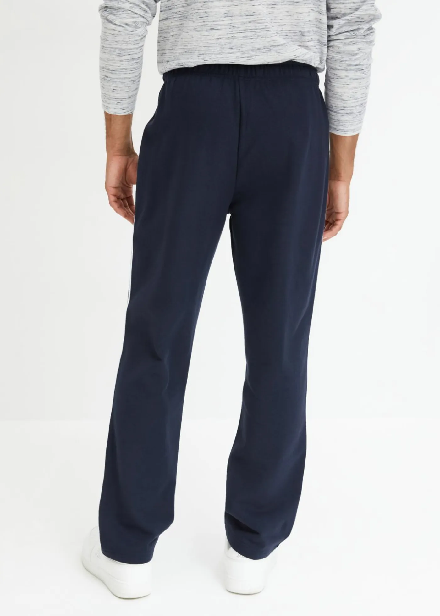 Hombre bonprix bonprix Pantalón de chándal loose fit con detalles en contraste (2 unidades)