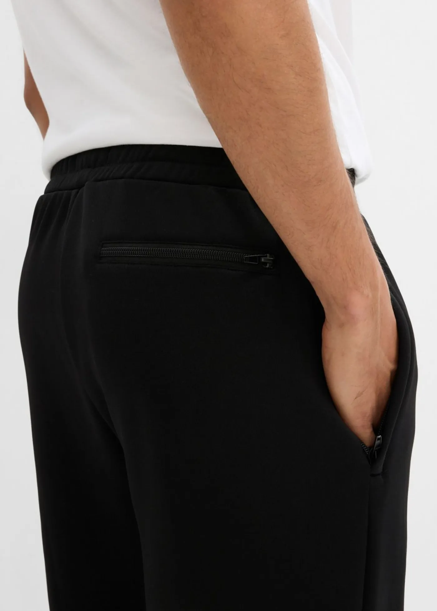 bonprix bonprix Ropa Térmica|Outdoor>Pantalón de chándal térmico con prácticos bolsillos con cremallera Negro