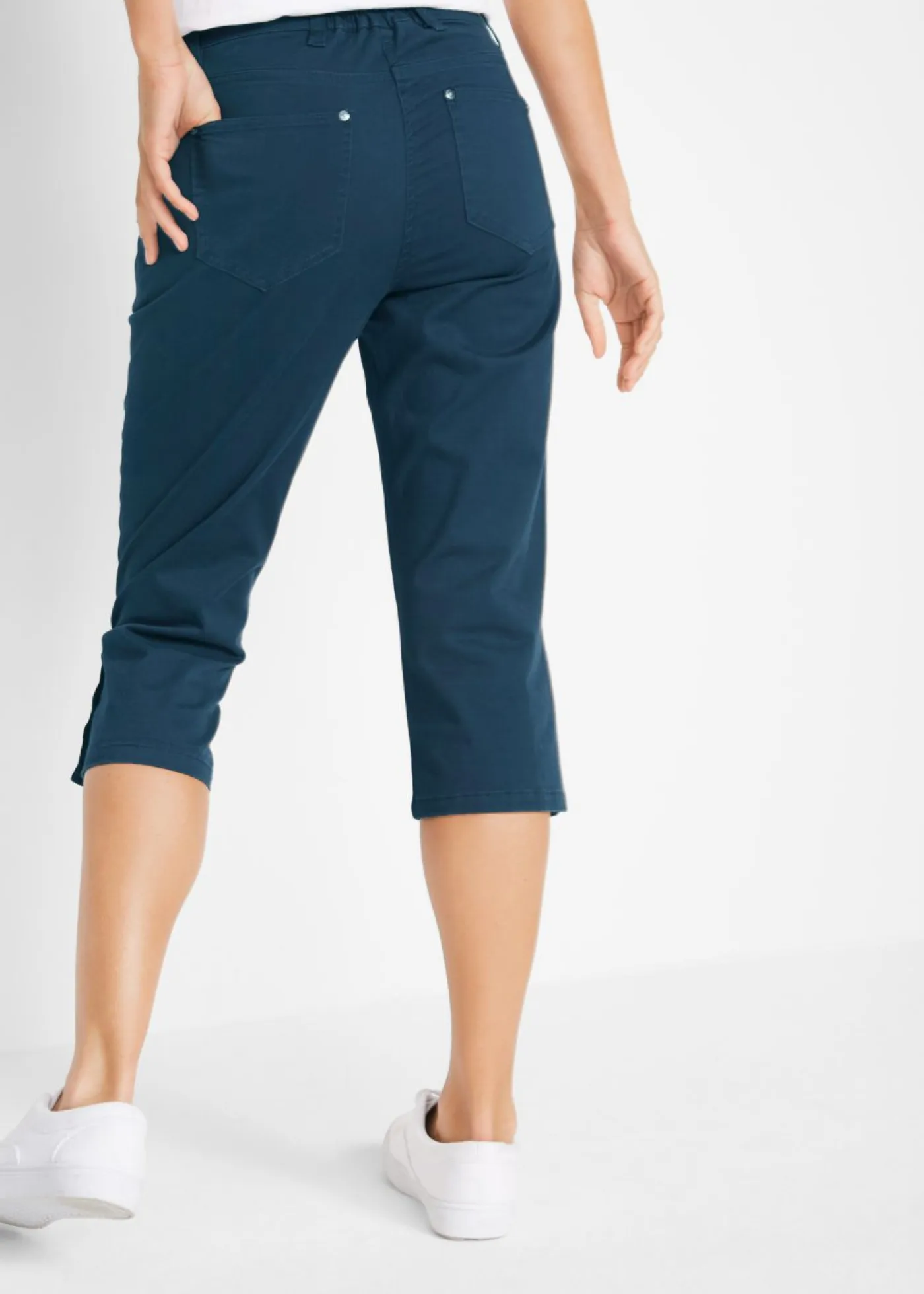 bonprix bonprix Pantalones>Pantalón de corte capri con cintura elástica y botones Azul oscuro