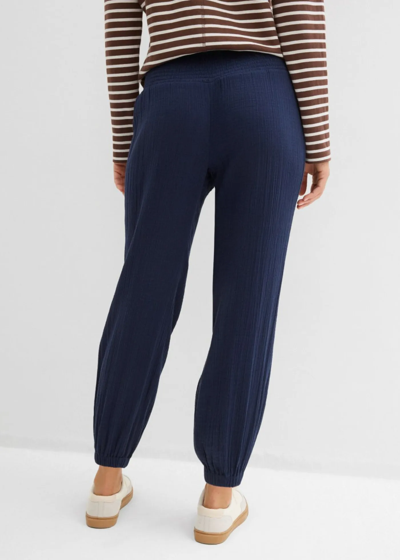 bonprix bonprix Pantalones|Novedades>Pantalón de muselina con cintura de nido de abeja Azul marino