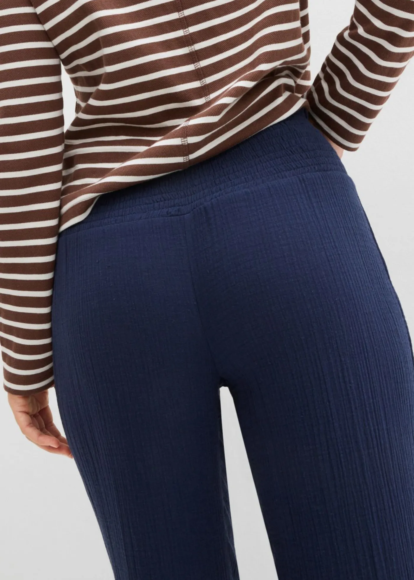 bonprix bonprix Pantalones|Novedades>Pantalón de muselina con cintura de nido de abeja Azul marino